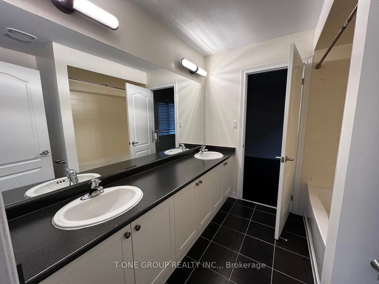 1 Timna Crescent