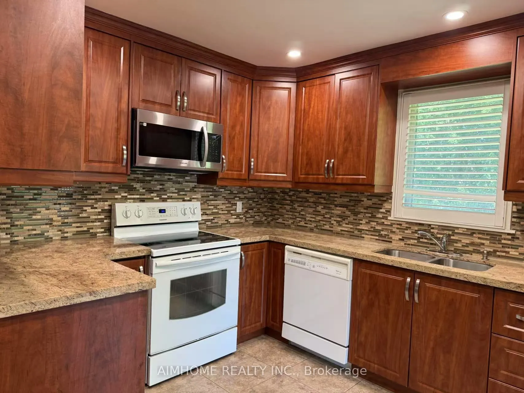 75 Harding Boulevard
