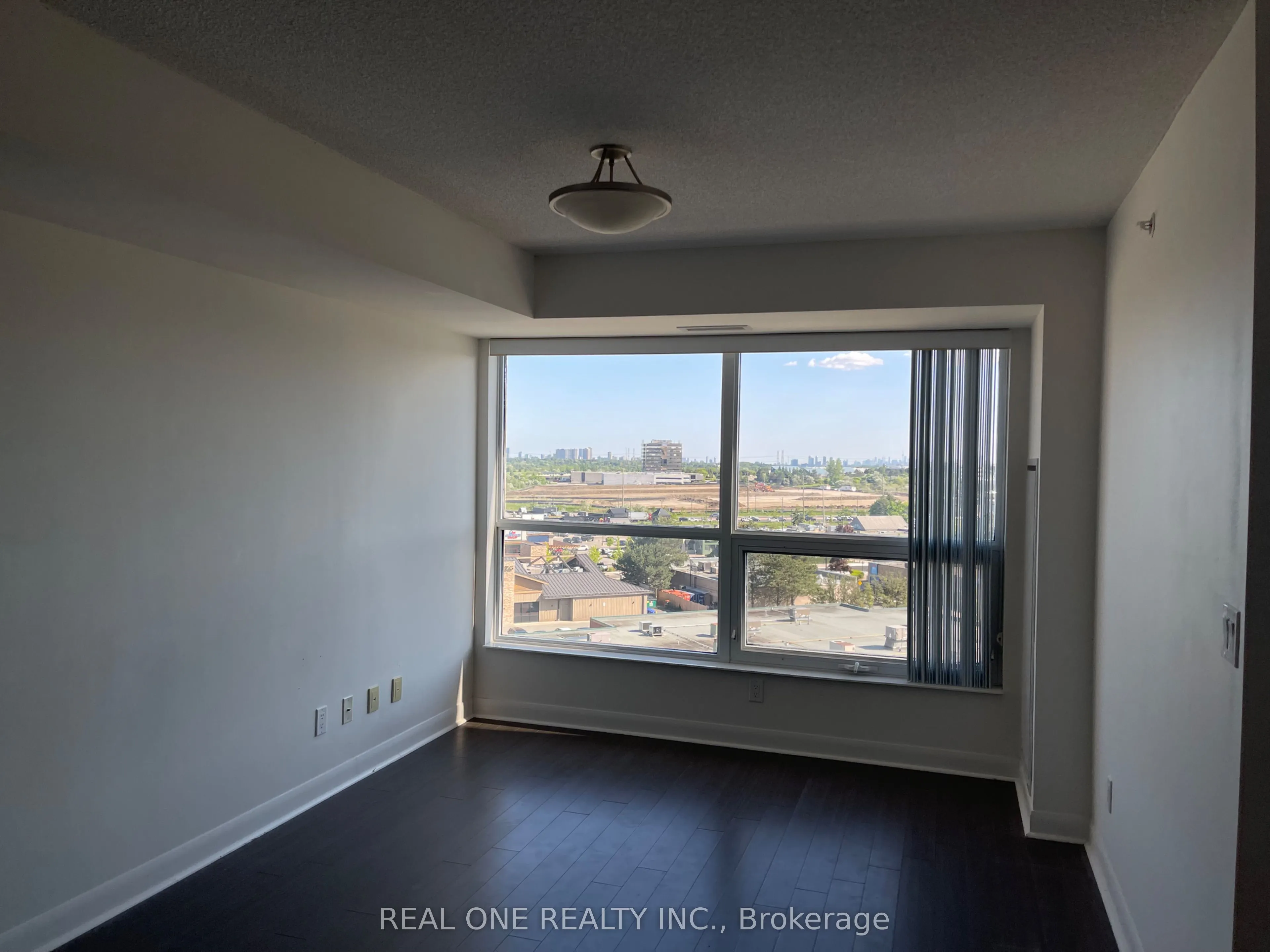 75 Norman Bethune Avenue, #814