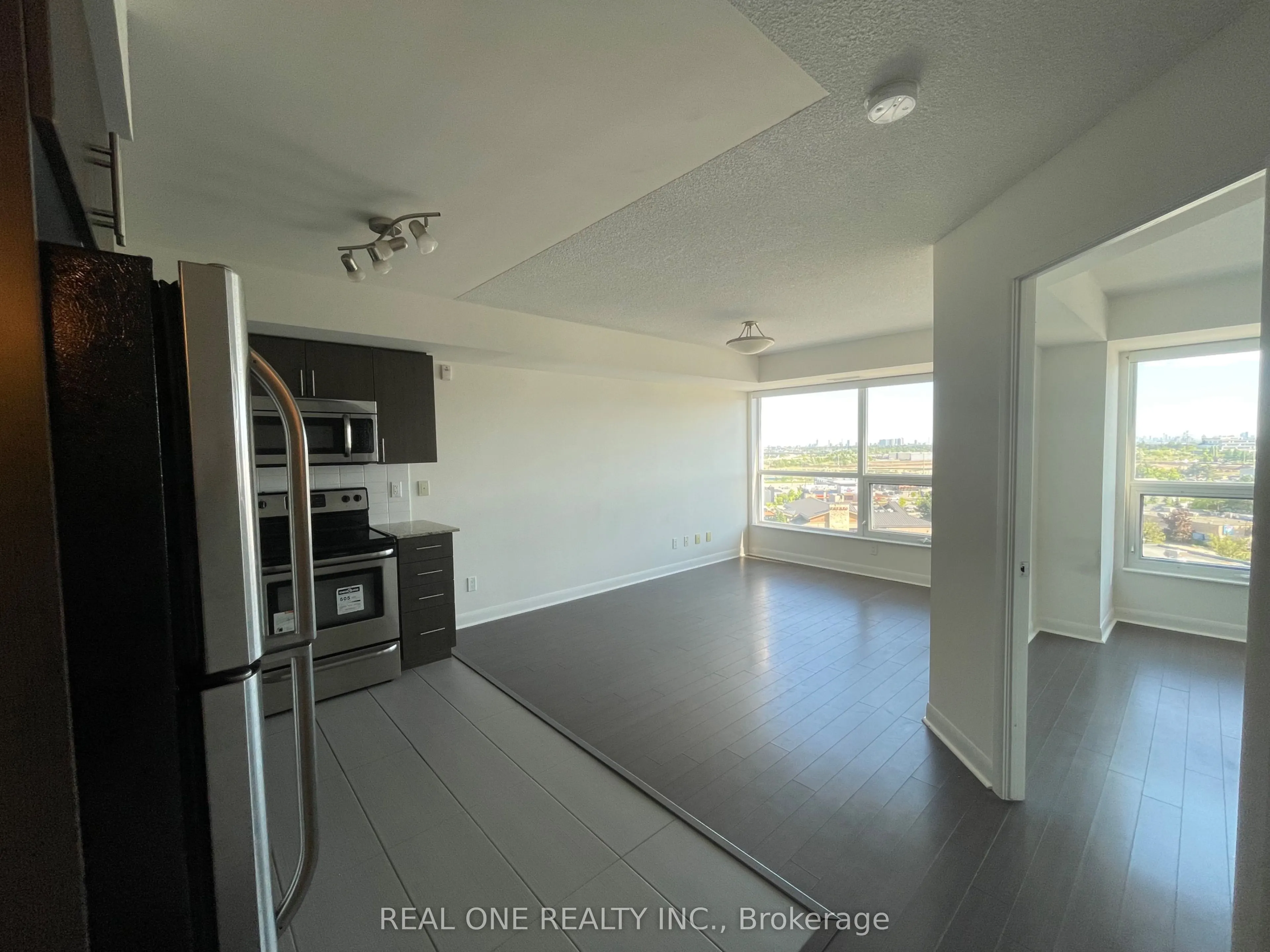 75 Norman Bethune Avenue, #814