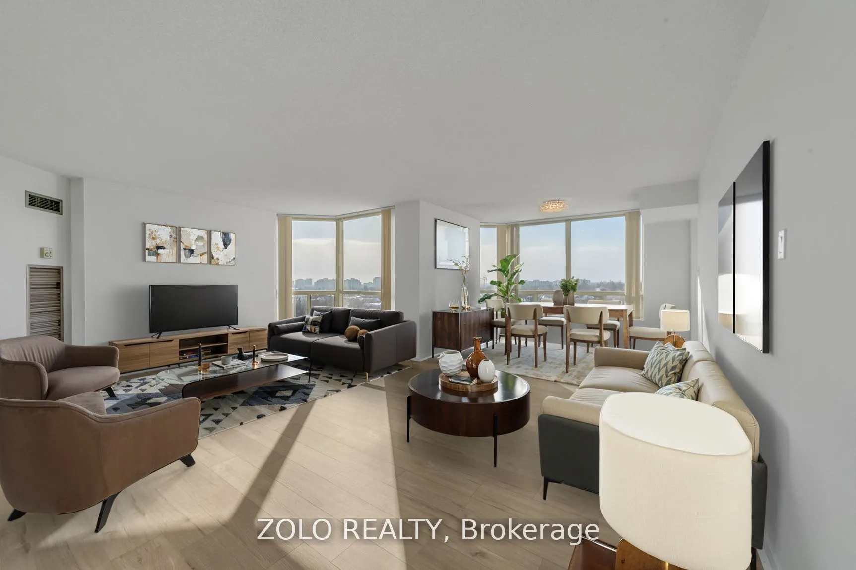 309 Major Mackenzie Drive E, #819
