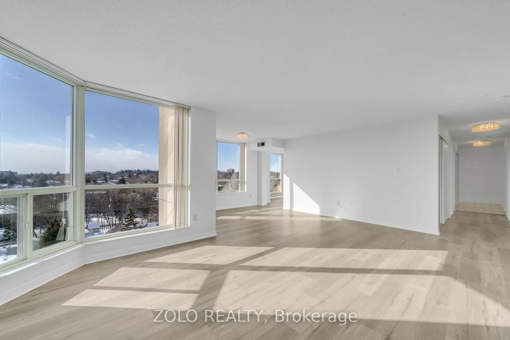 309 Major Mackenzie Drive E, #819