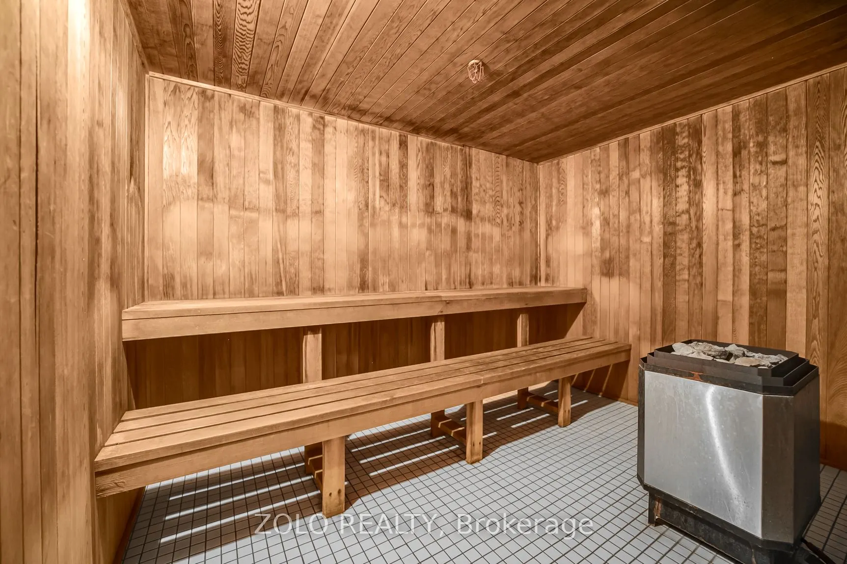 309 Major Mackenzie Drive E, #819