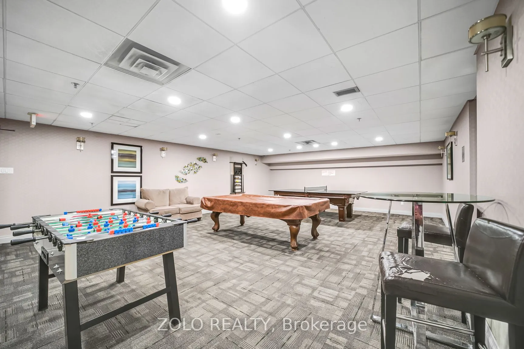 309 Major Mackenzie Drive E, #819
