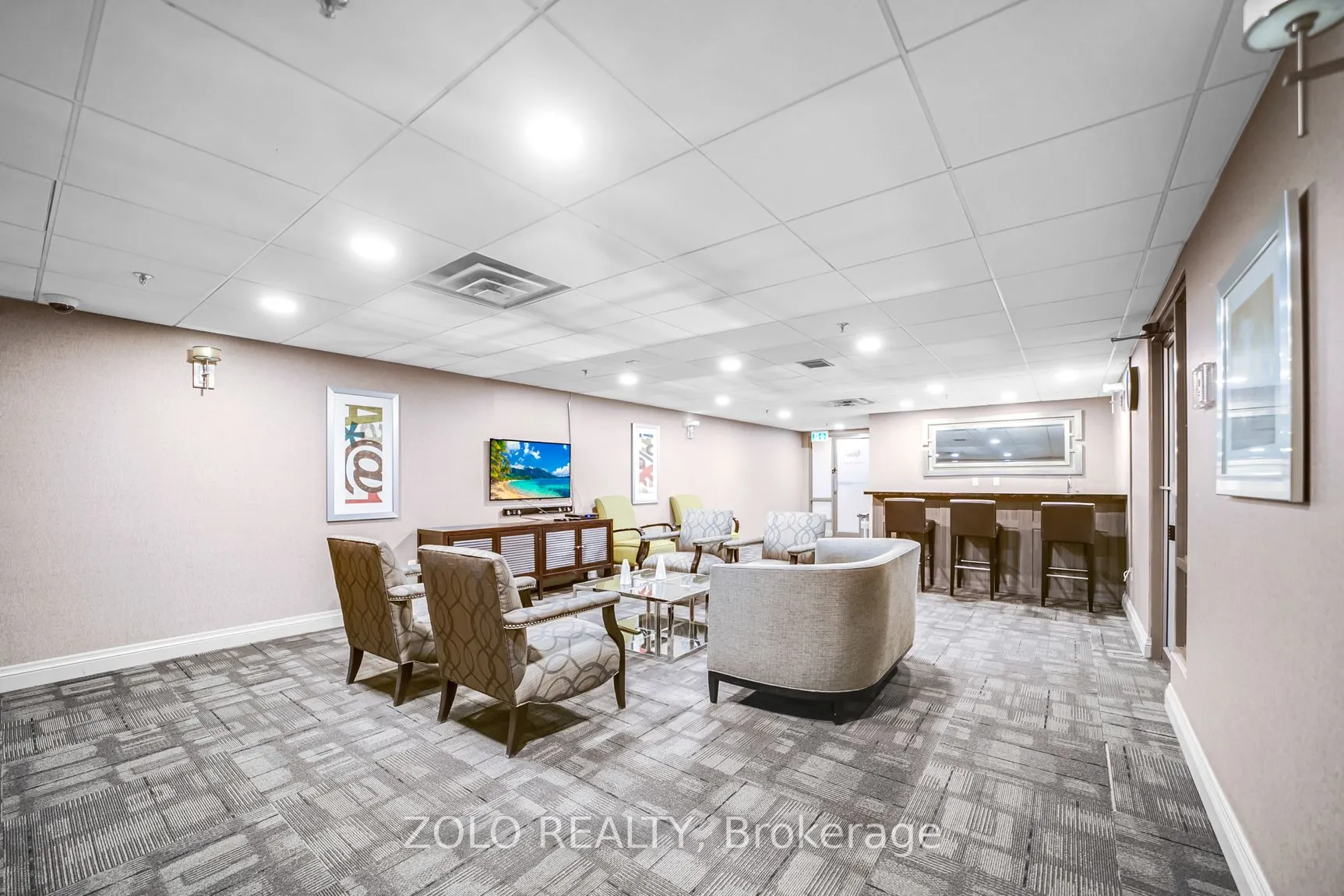 309 Major Mackenzie Drive E, #819