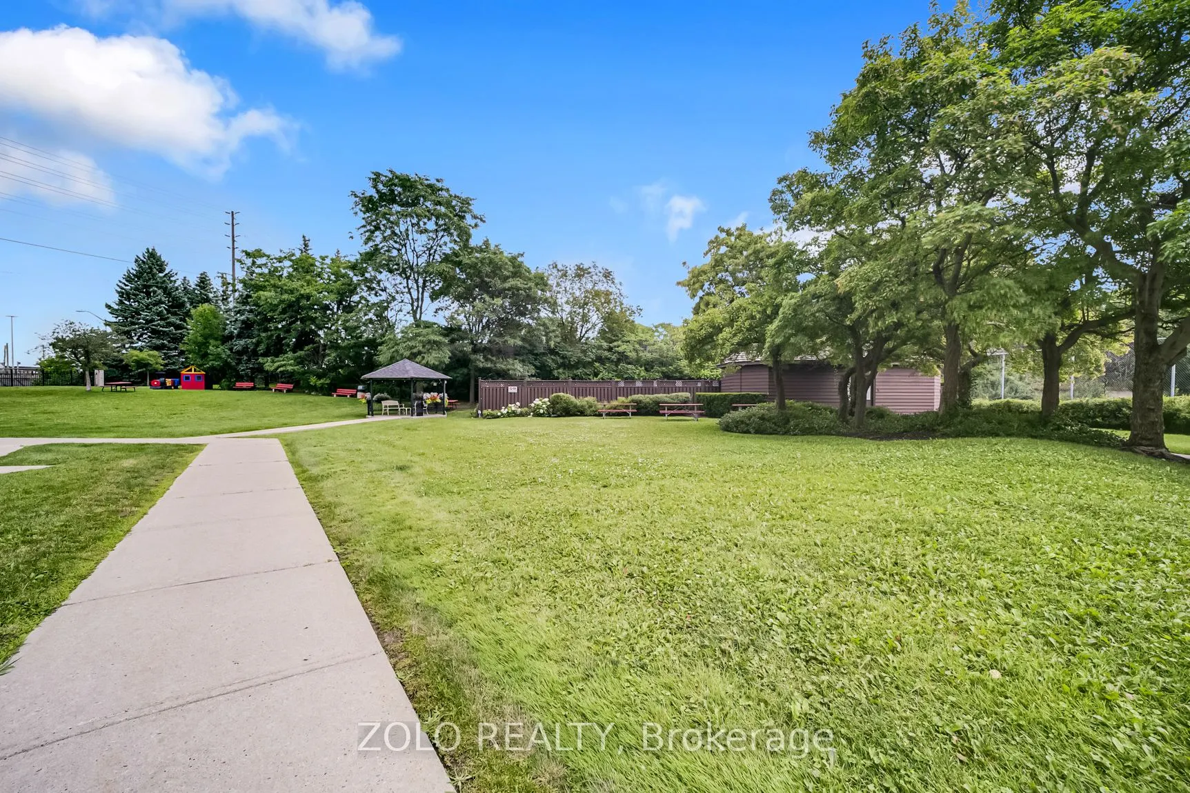 309 Major Mackenzie Drive E, #819