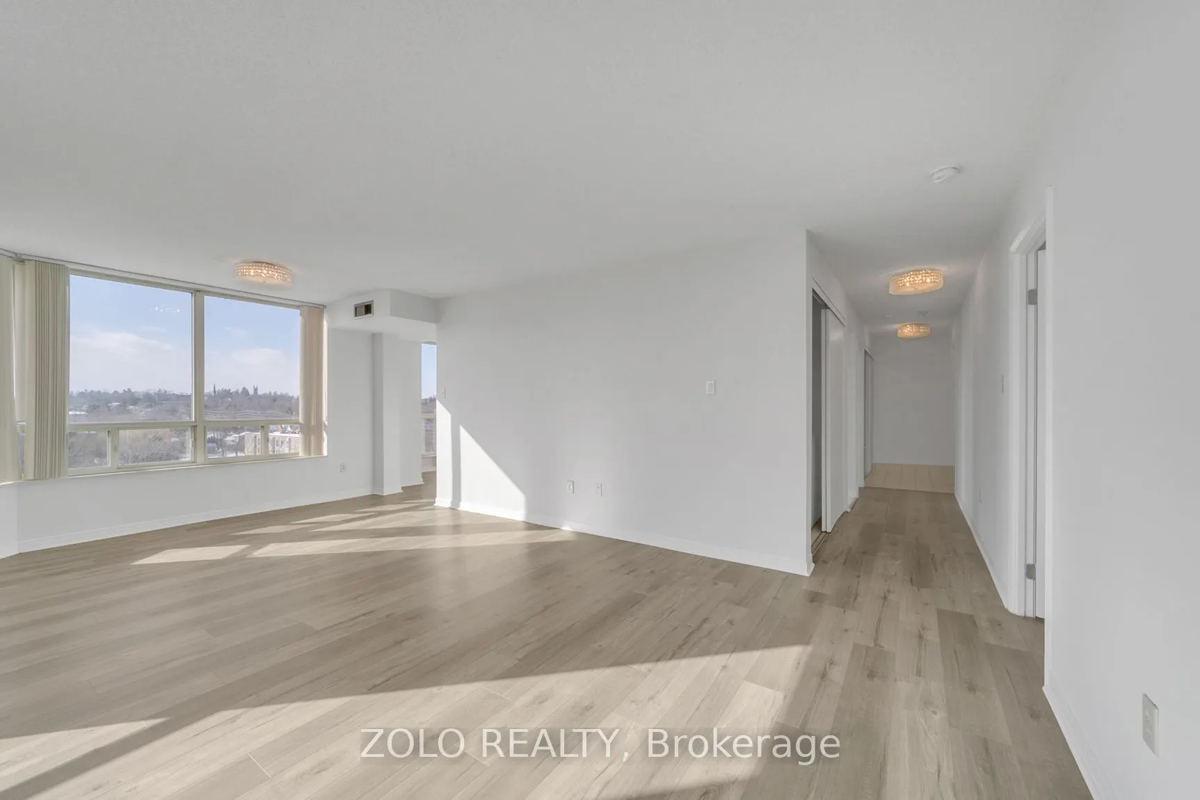309 Major Mackenzie Drive E, #819
