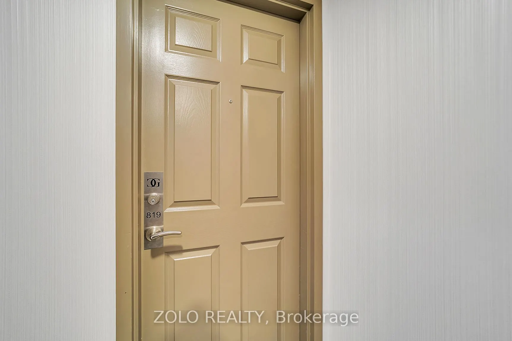 309 Major Mackenzie Drive E, #819