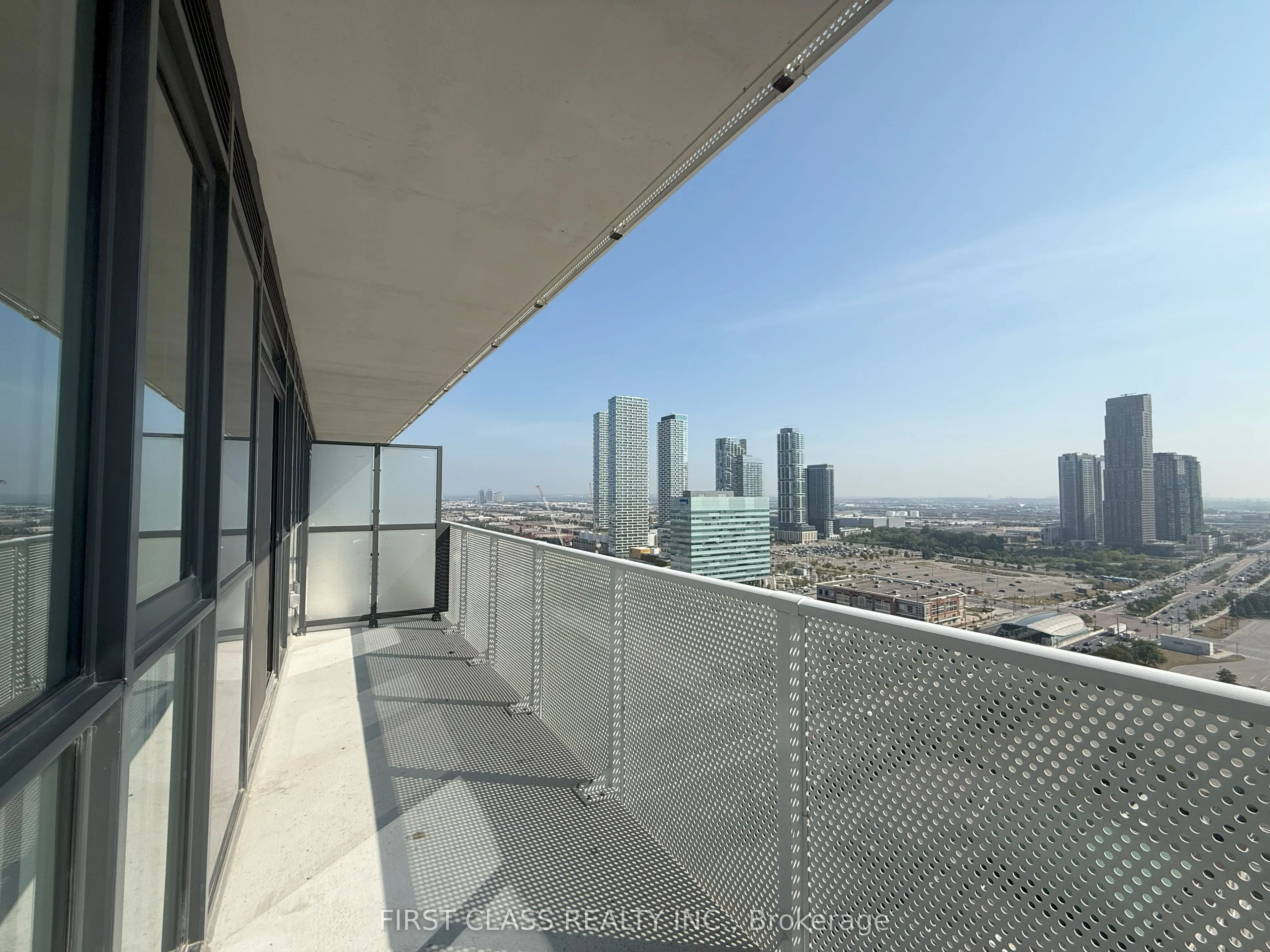 28 Interchange Way, #2807