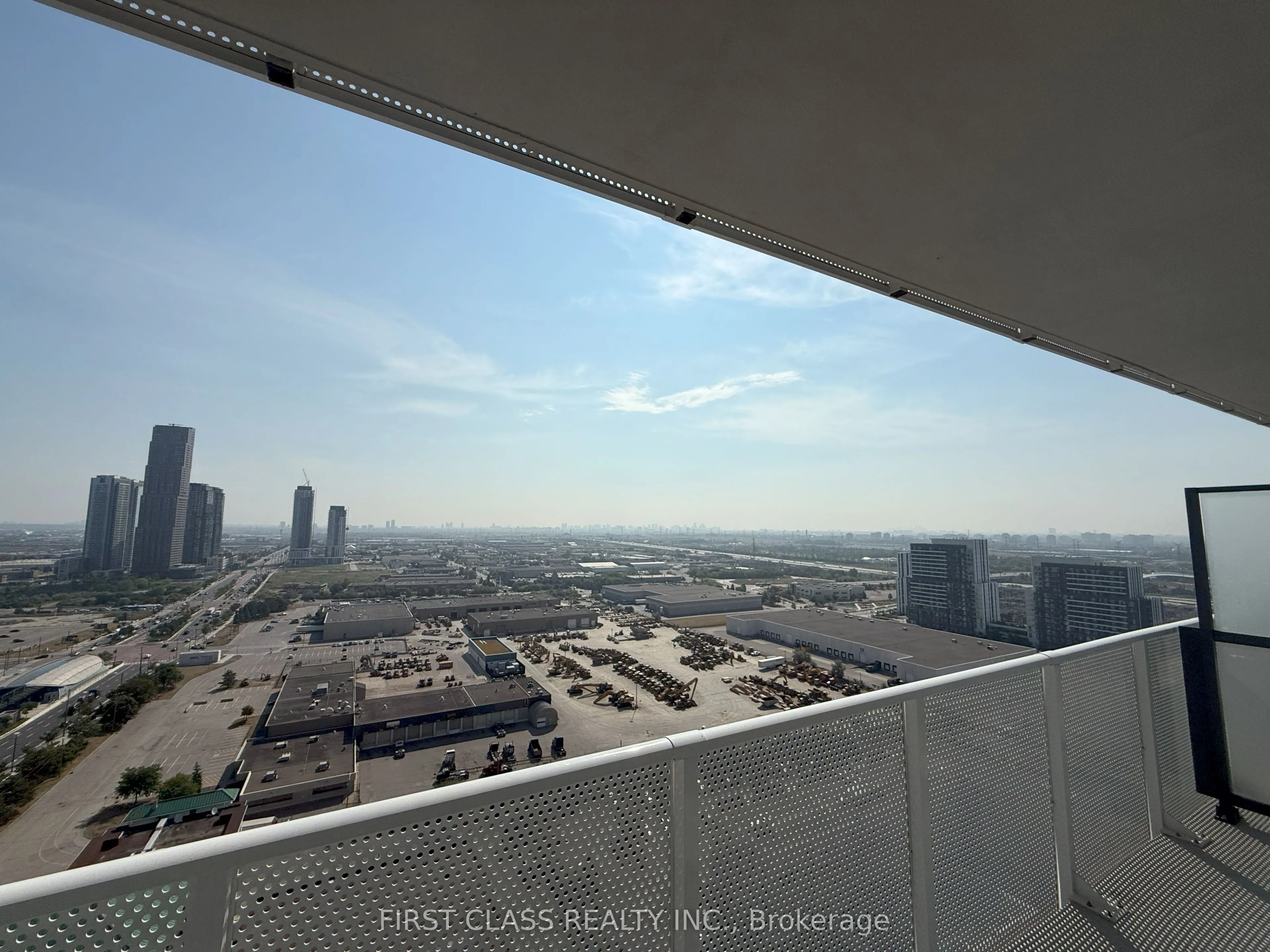 28 Interchange Way, #2807