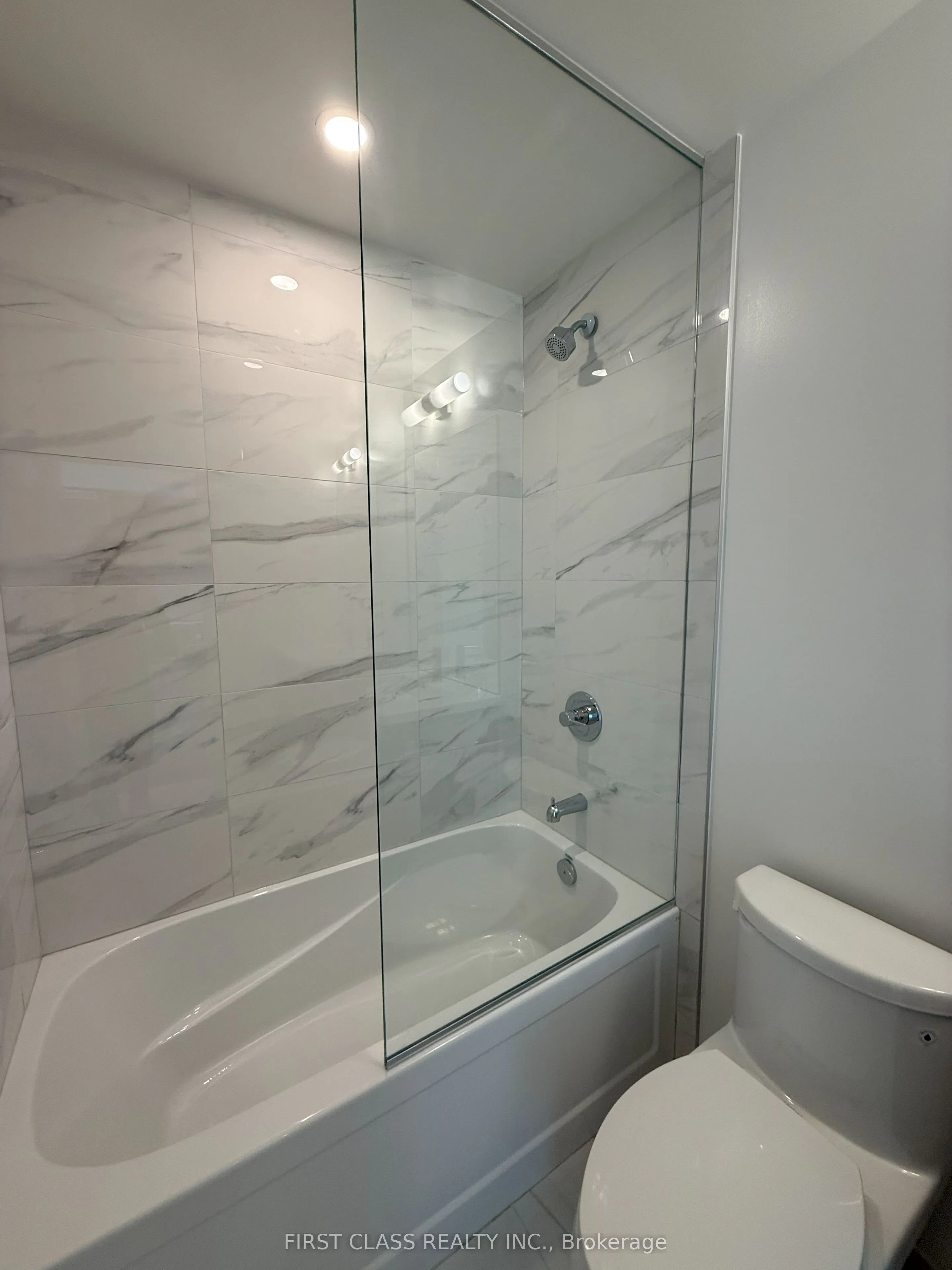 28 Interchange Way, #2807
