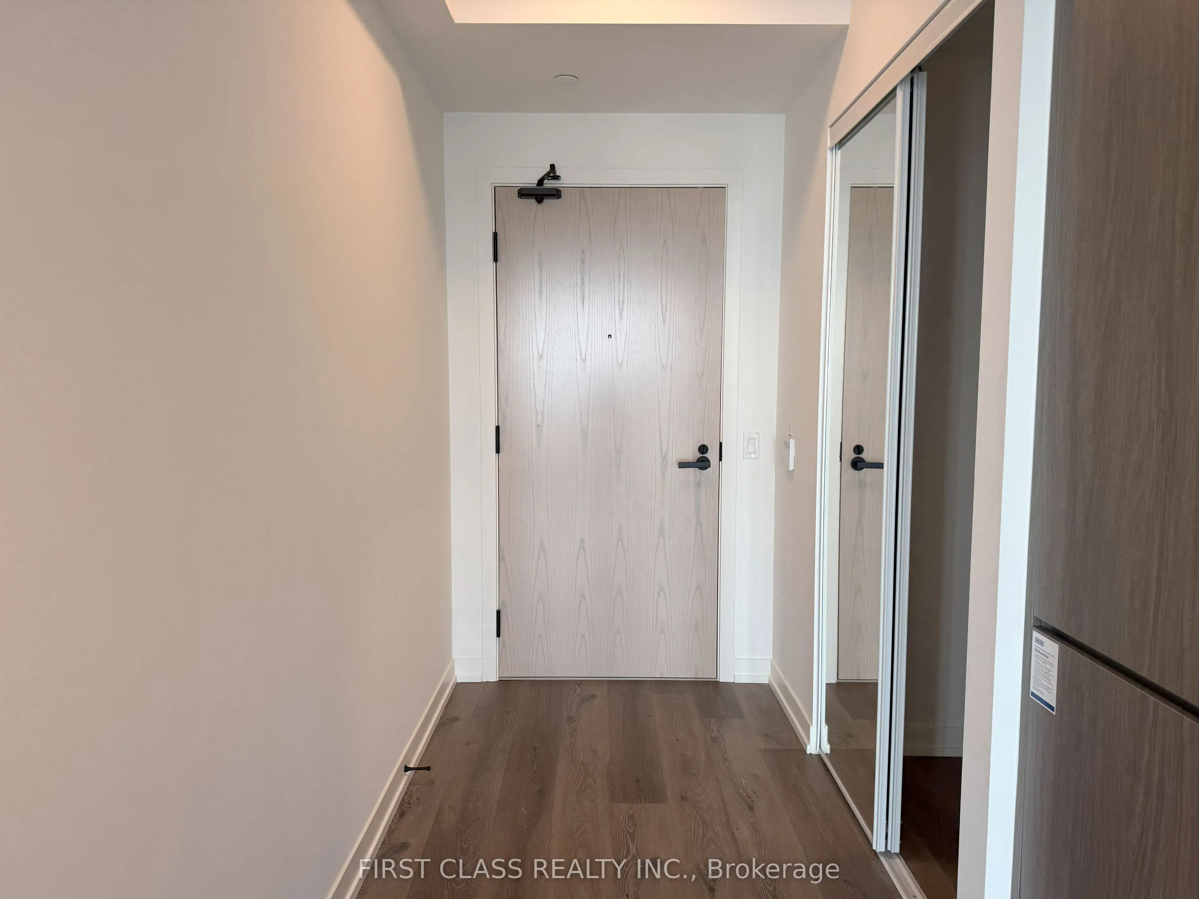 28 Interchange Way, #2807