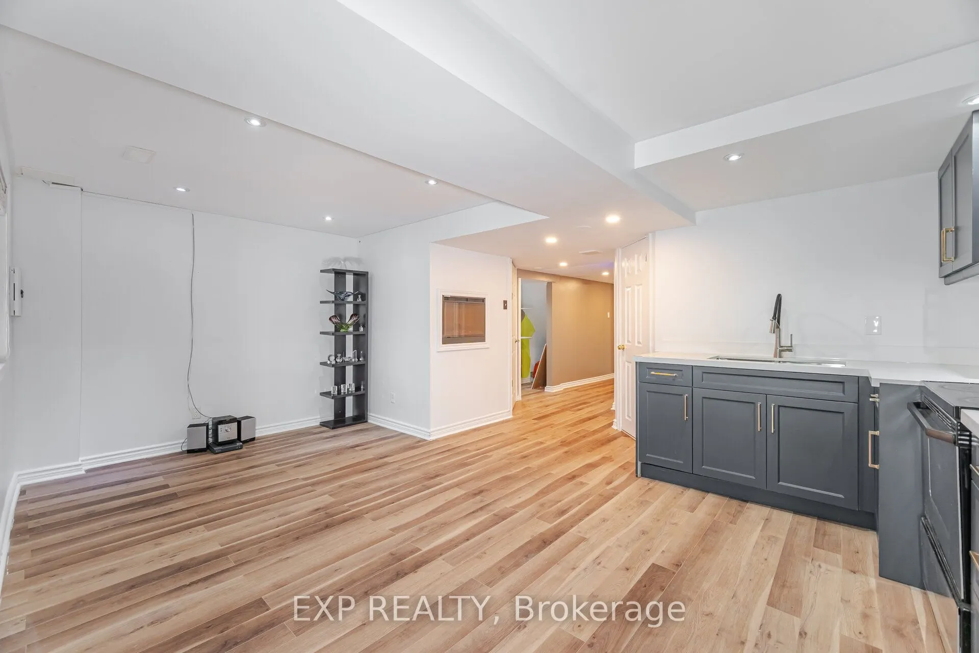 32 Arco Circle