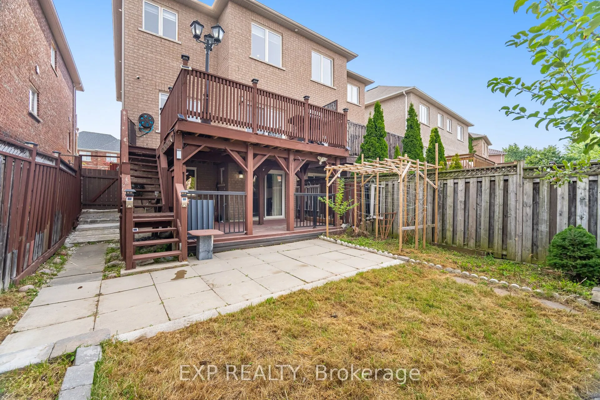 32 Arco Circle