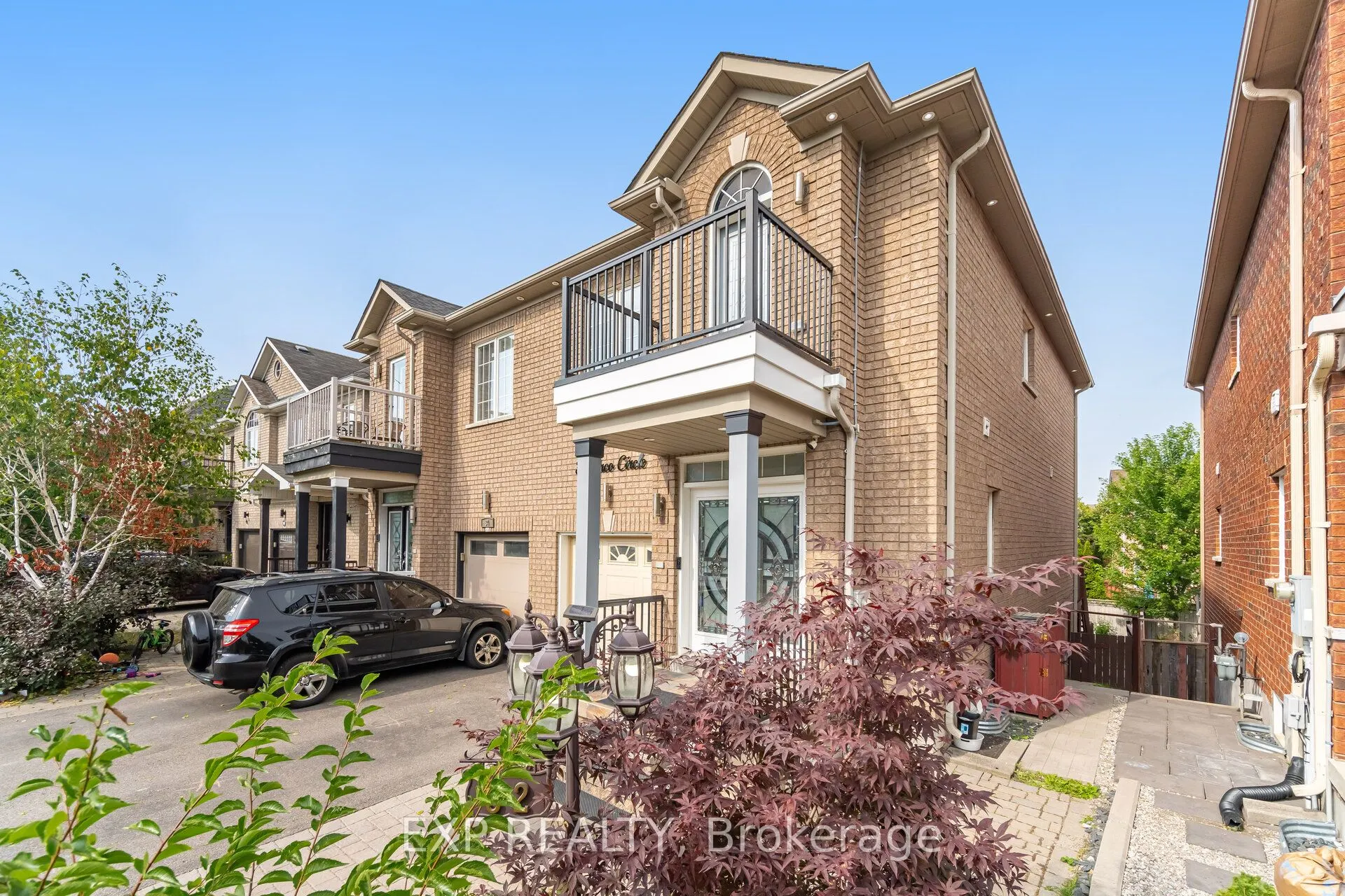 32 Arco Circle