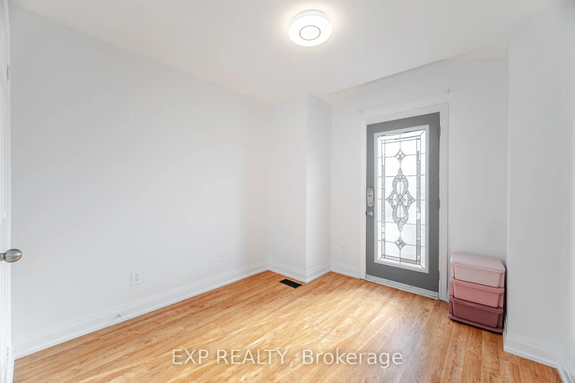 32 Arco Circle