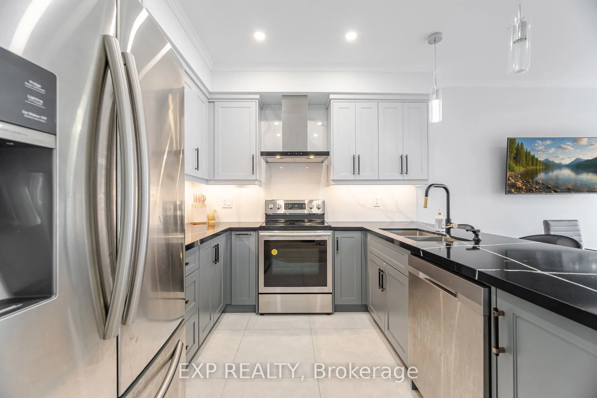 32 Arco Circle