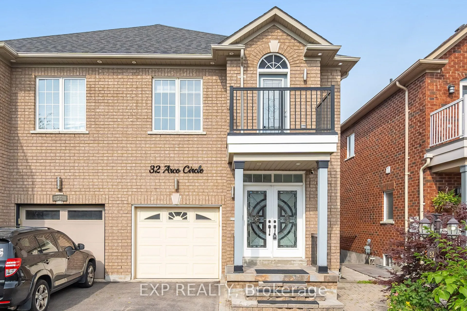 32 Arco Circle