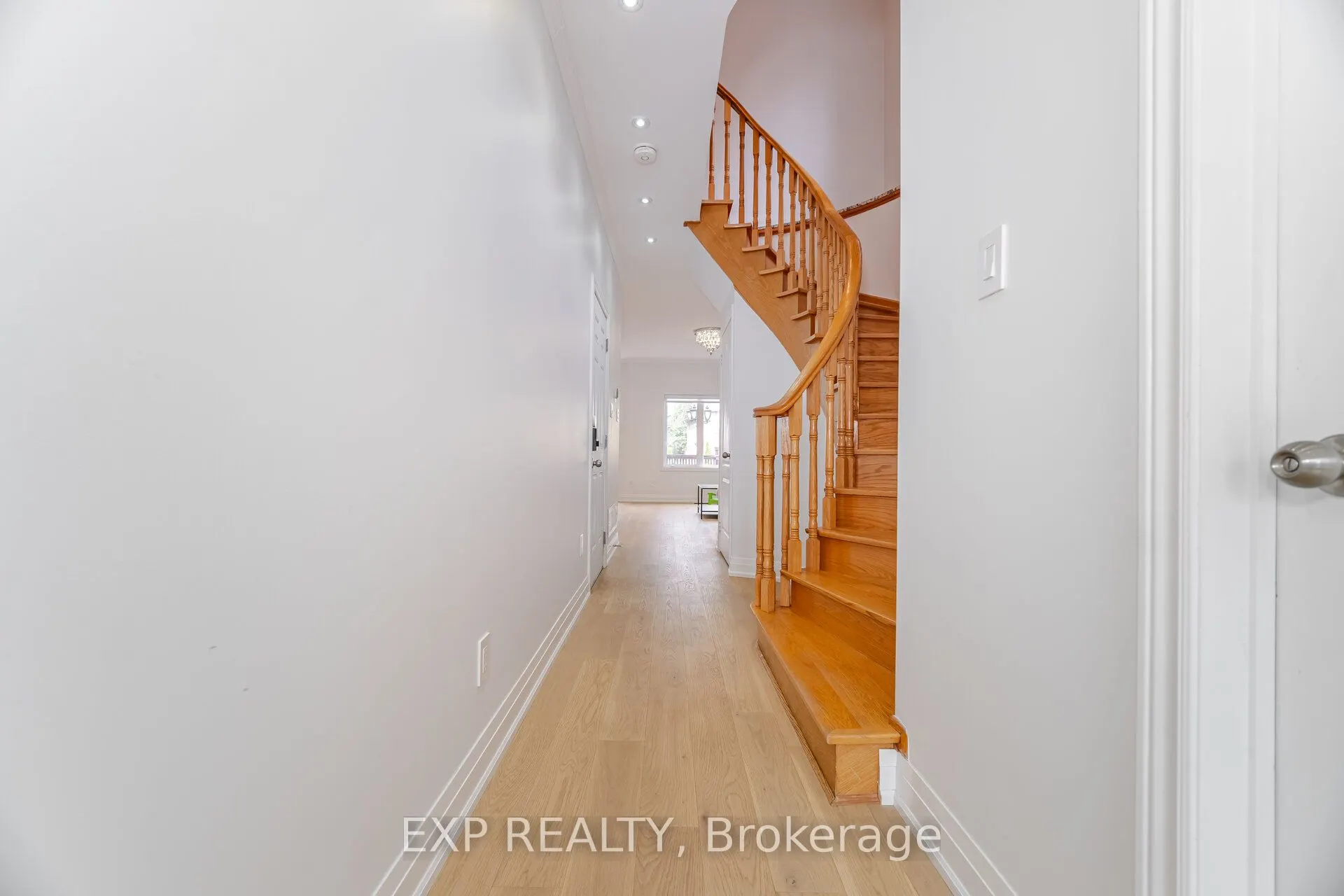 32 Arco Circle