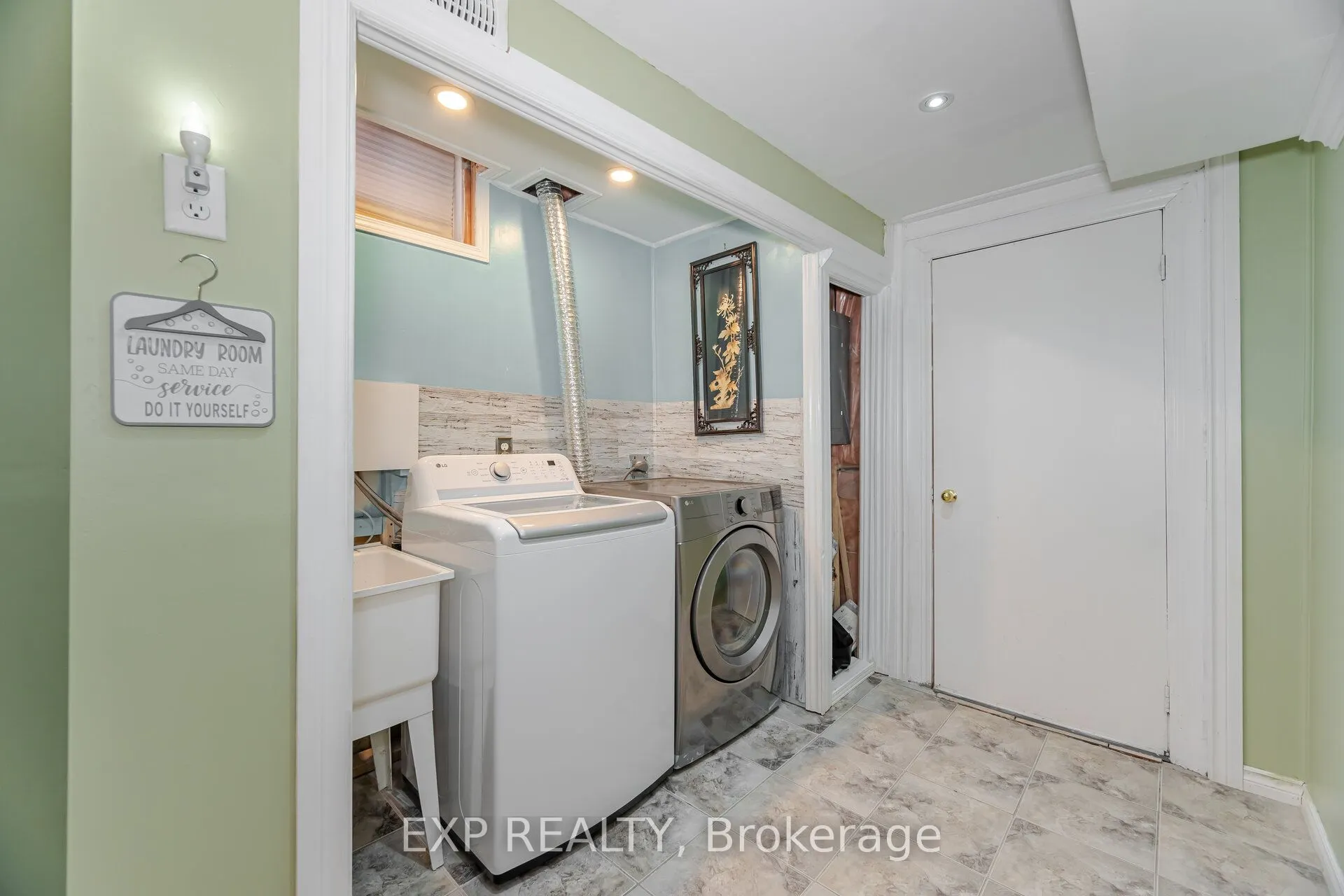 32 Arco Circle