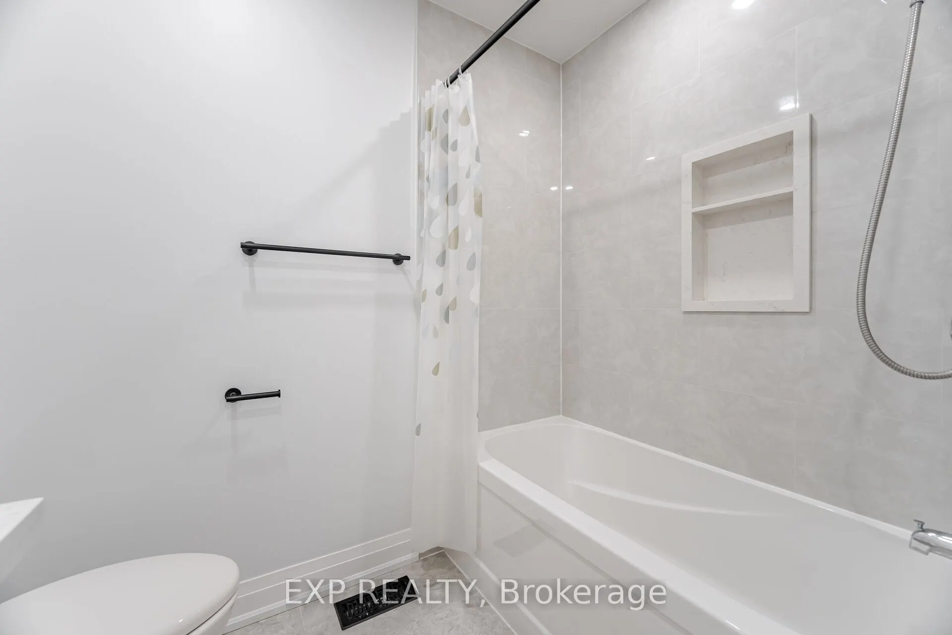 32 Arco Circle