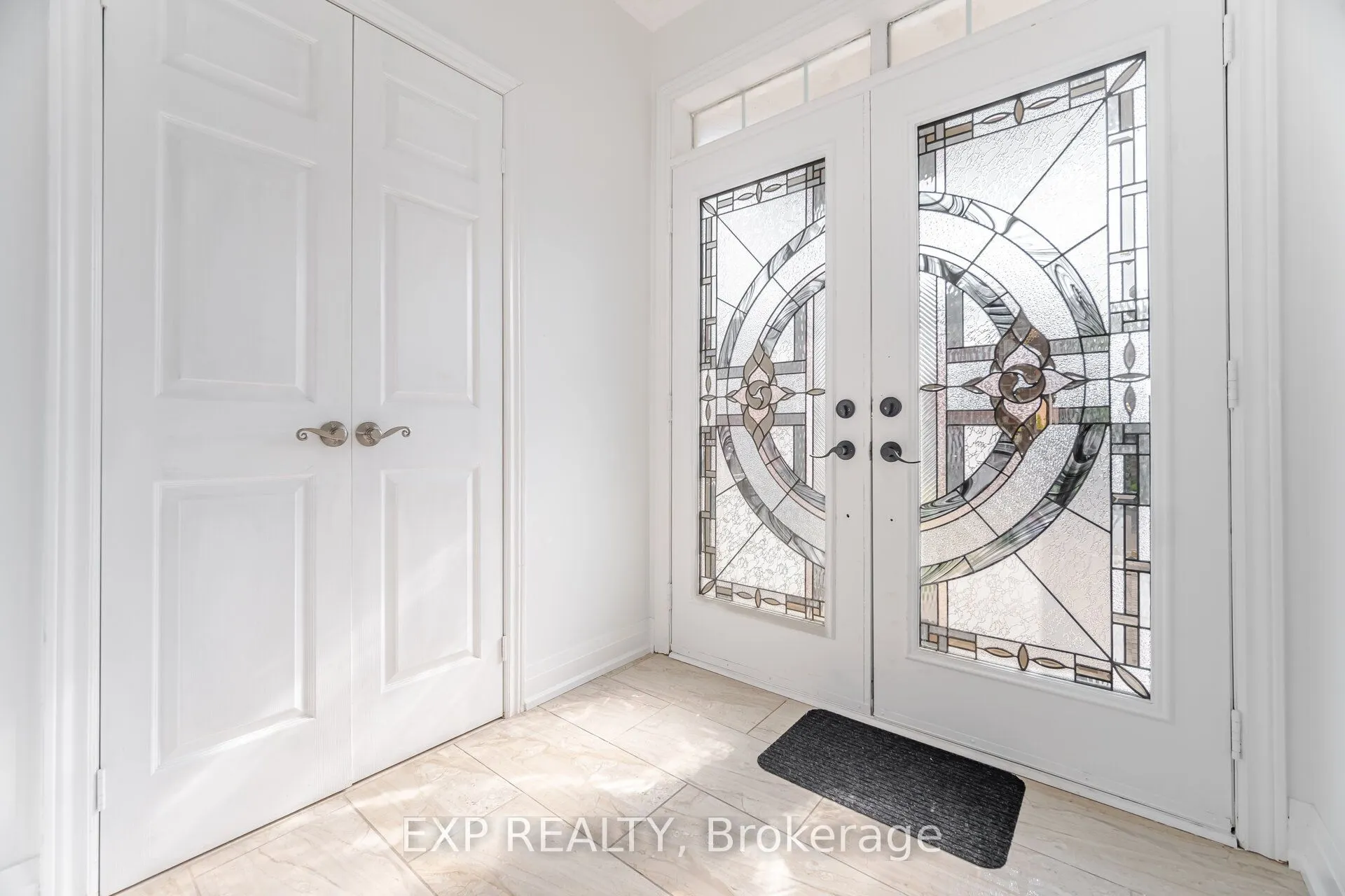 32 Arco Circle