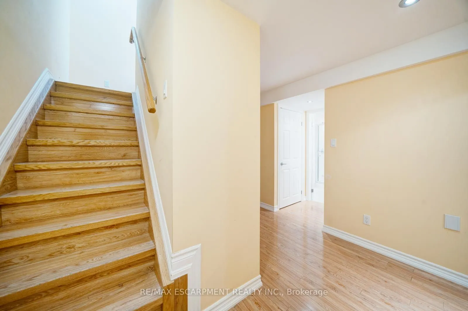 6 Weekes Avenue