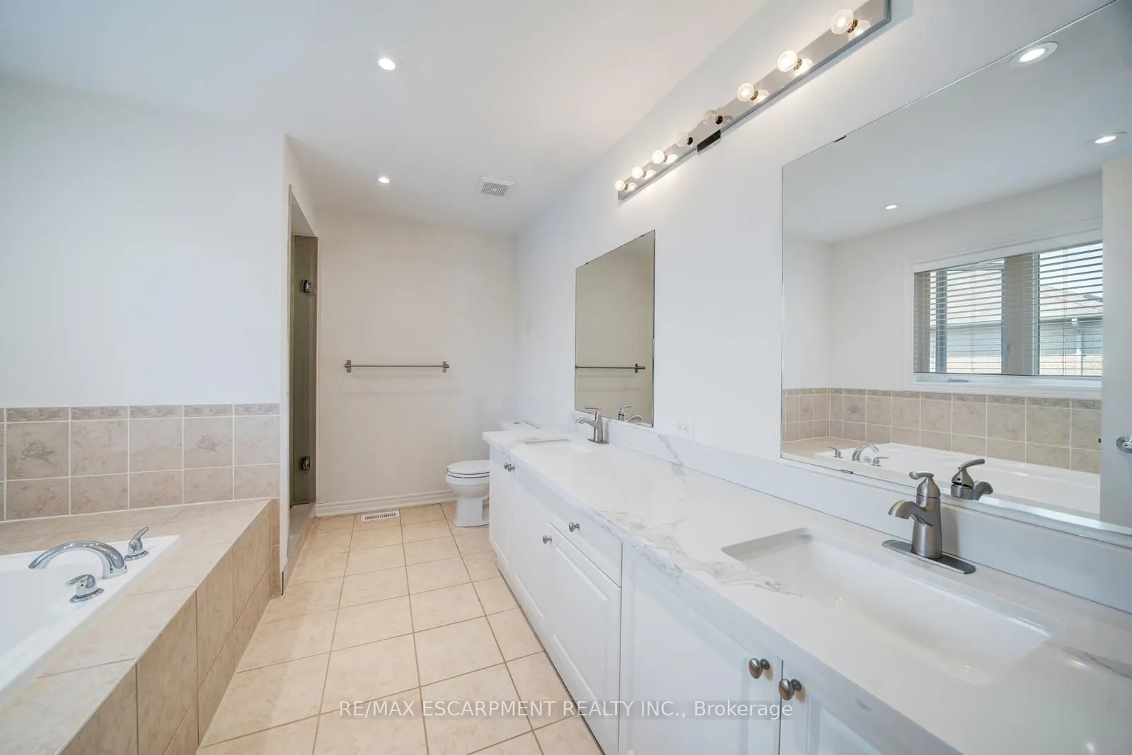 6 Weekes Avenue