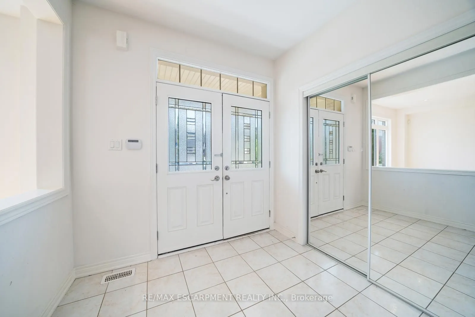 6 Weekes Avenue