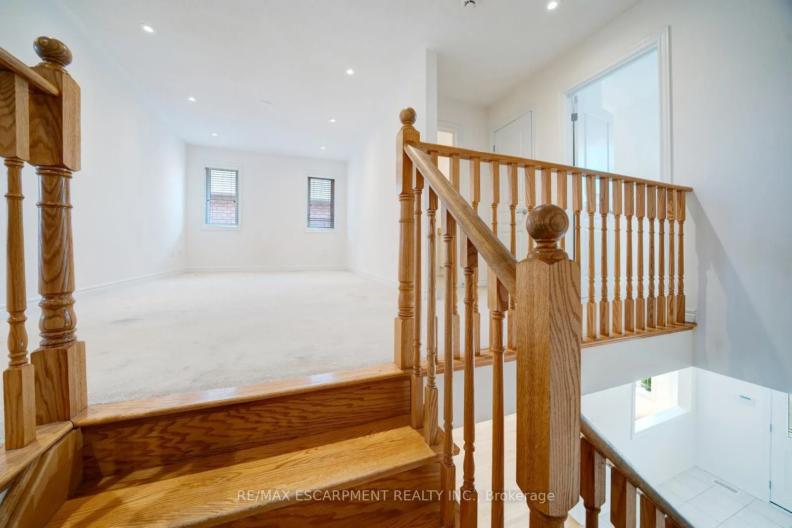 6 Weekes Avenue
