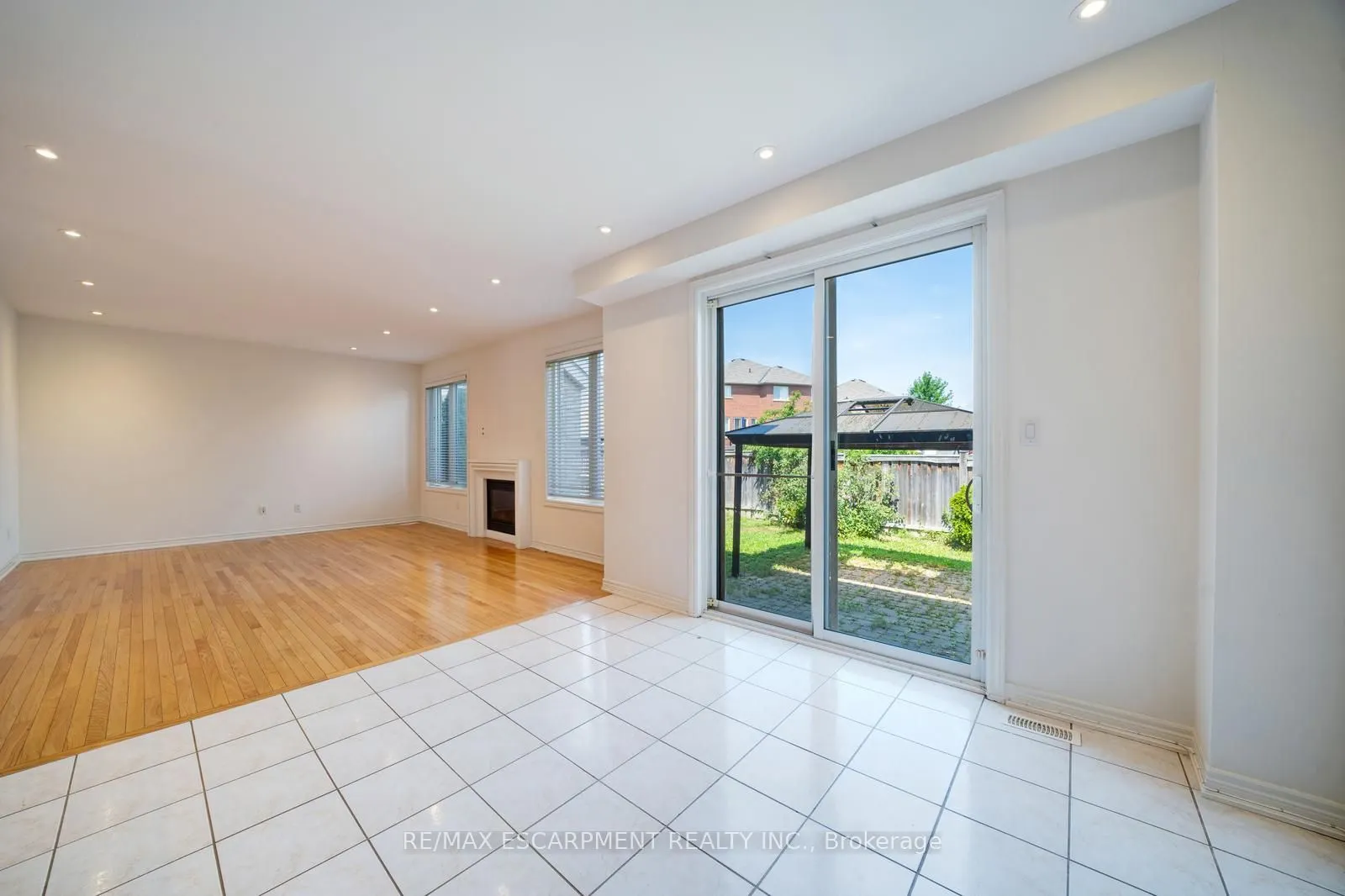 6 Weekes Avenue