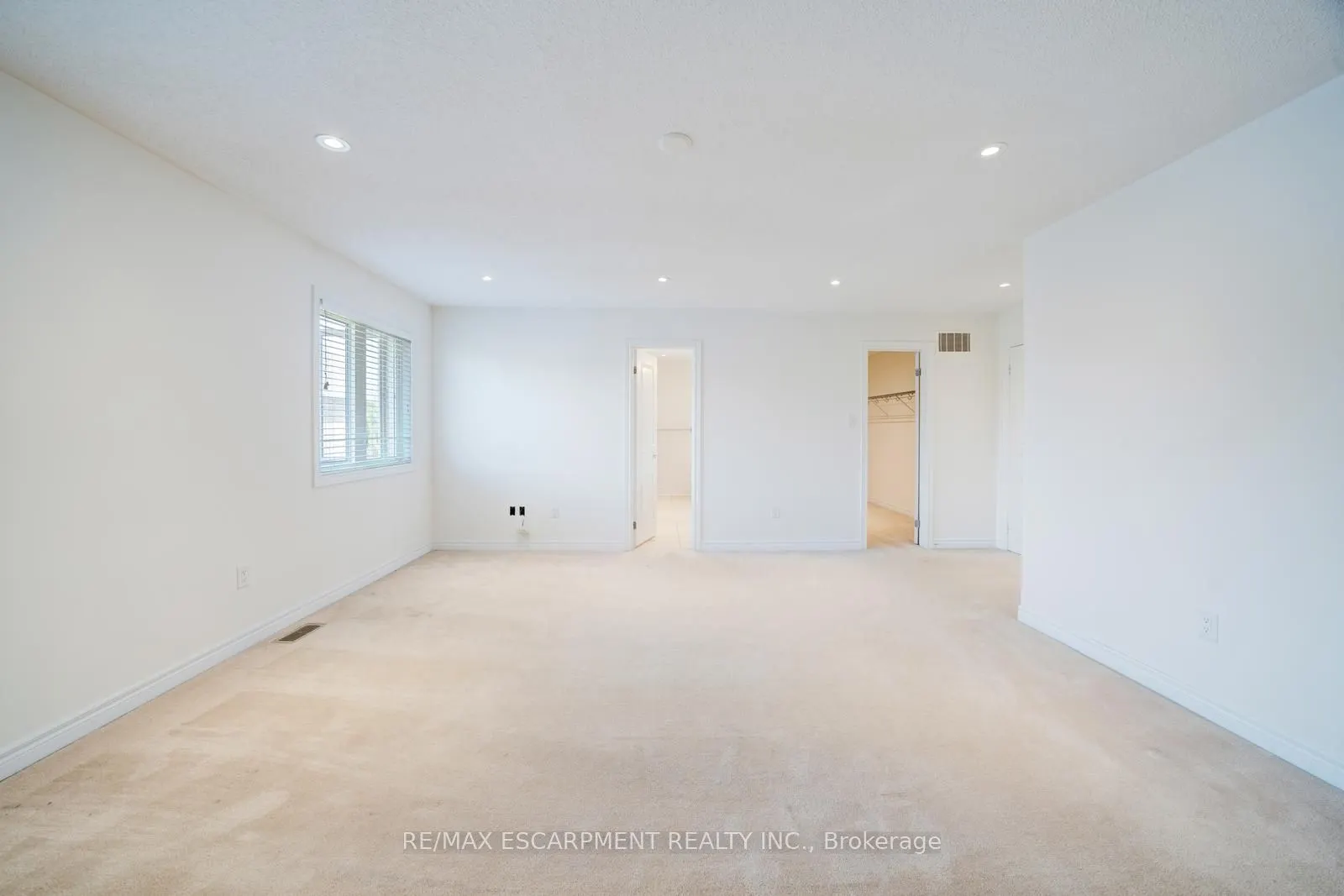 6 Weekes Avenue