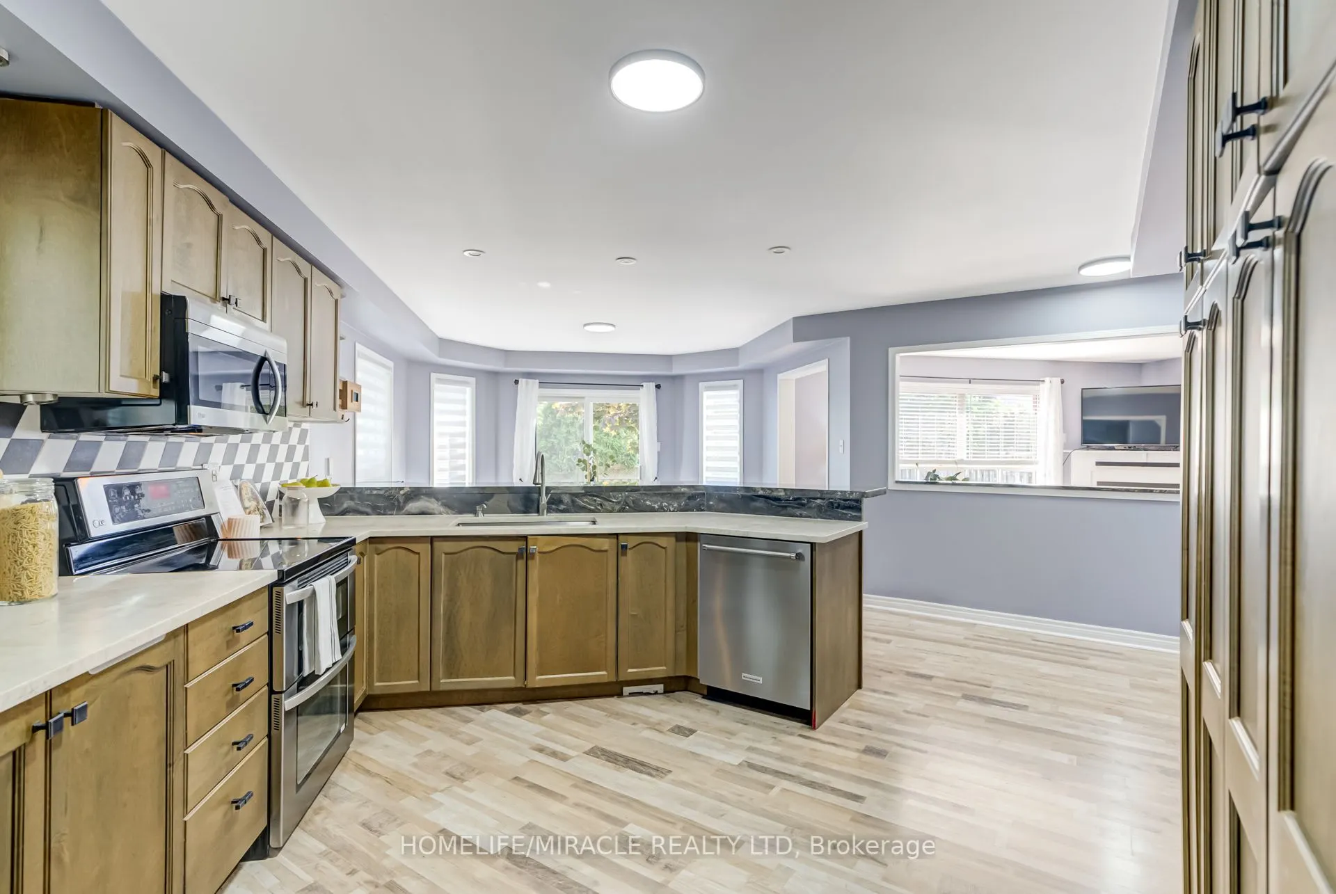 146 8th Avenue