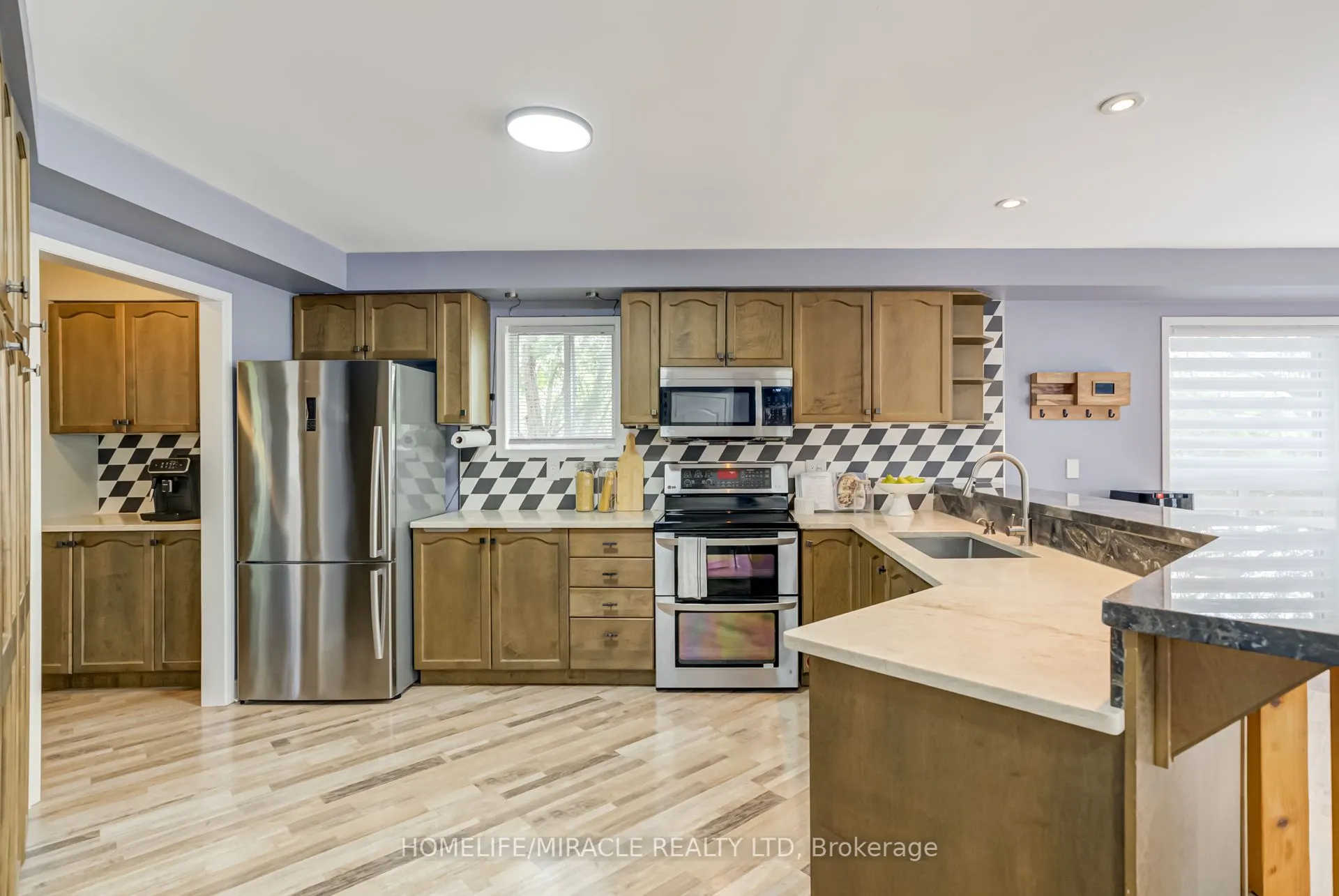 146 8th Avenue