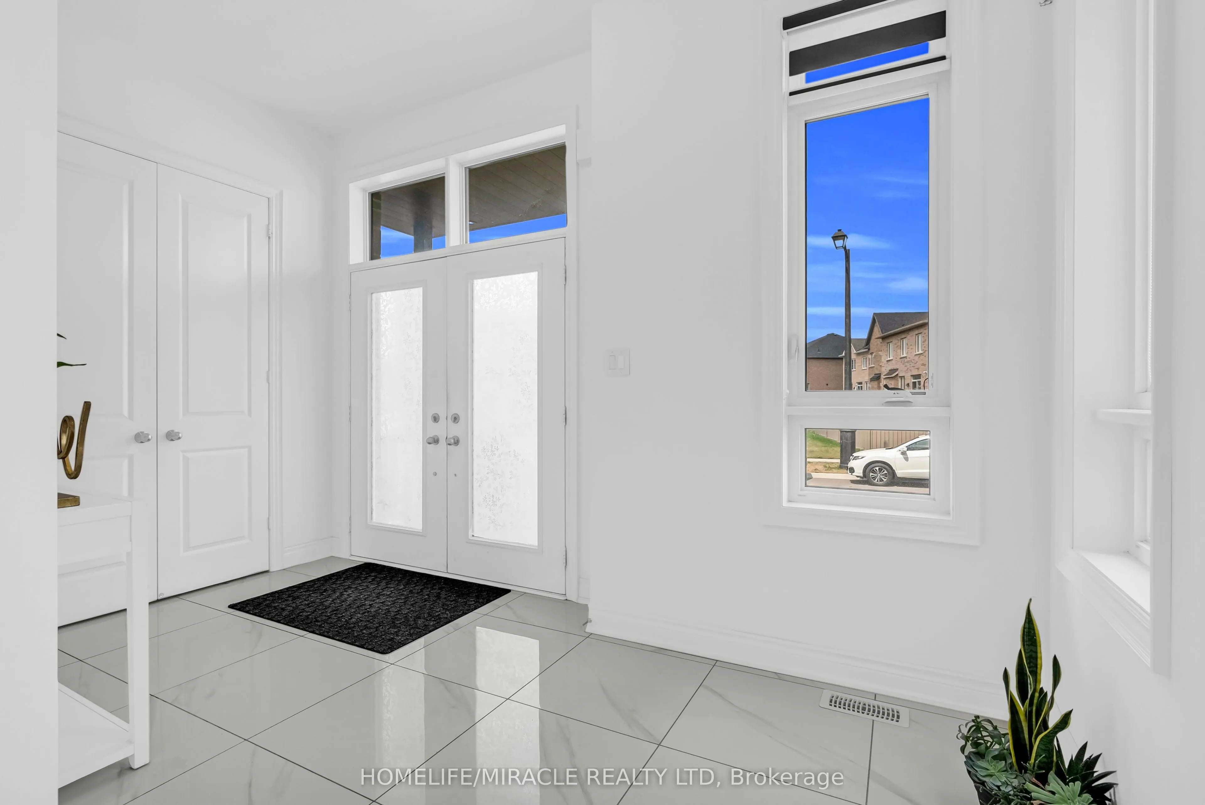 9 Galen Crescent