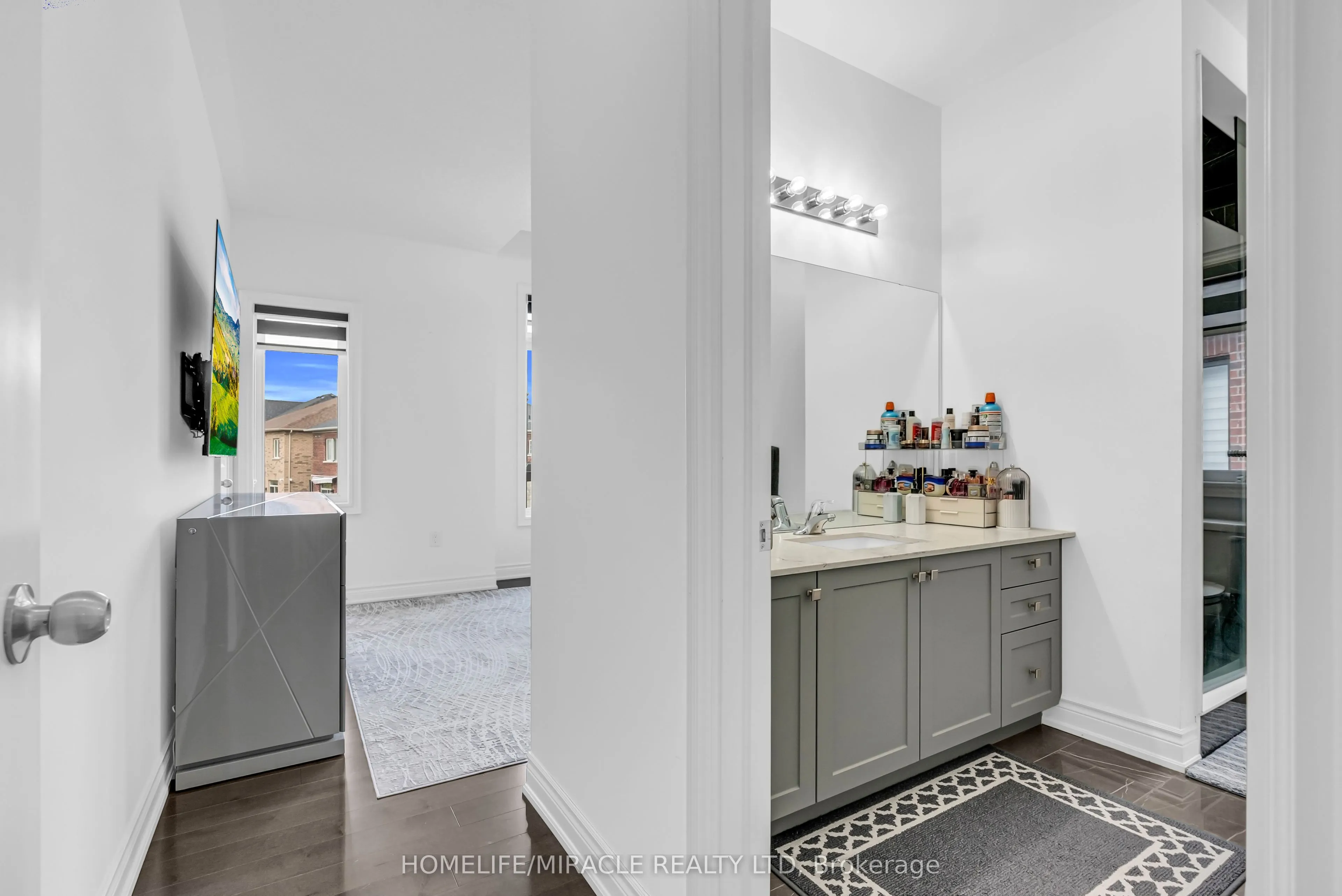 9 Galen Crescent