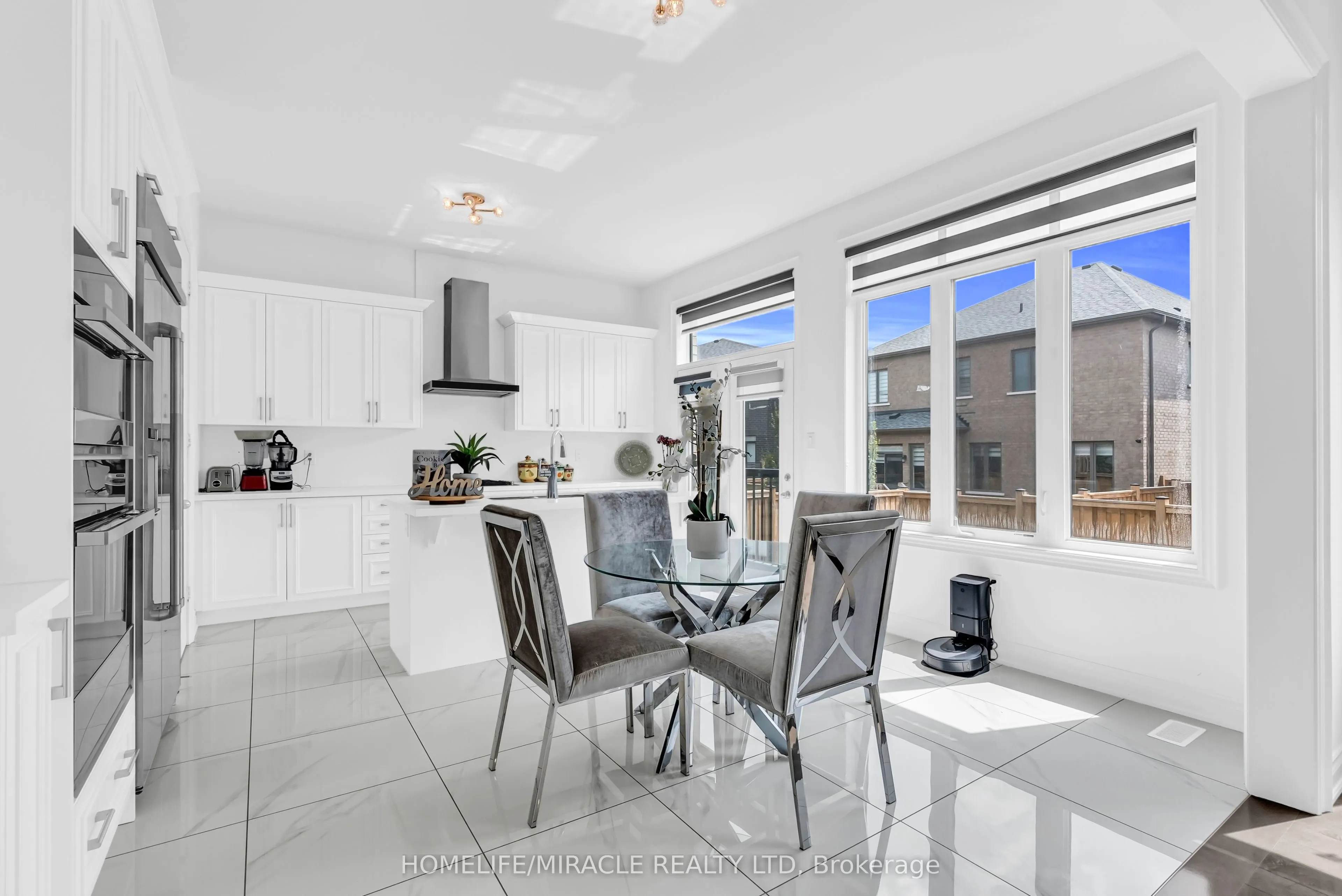 9 Galen Crescent