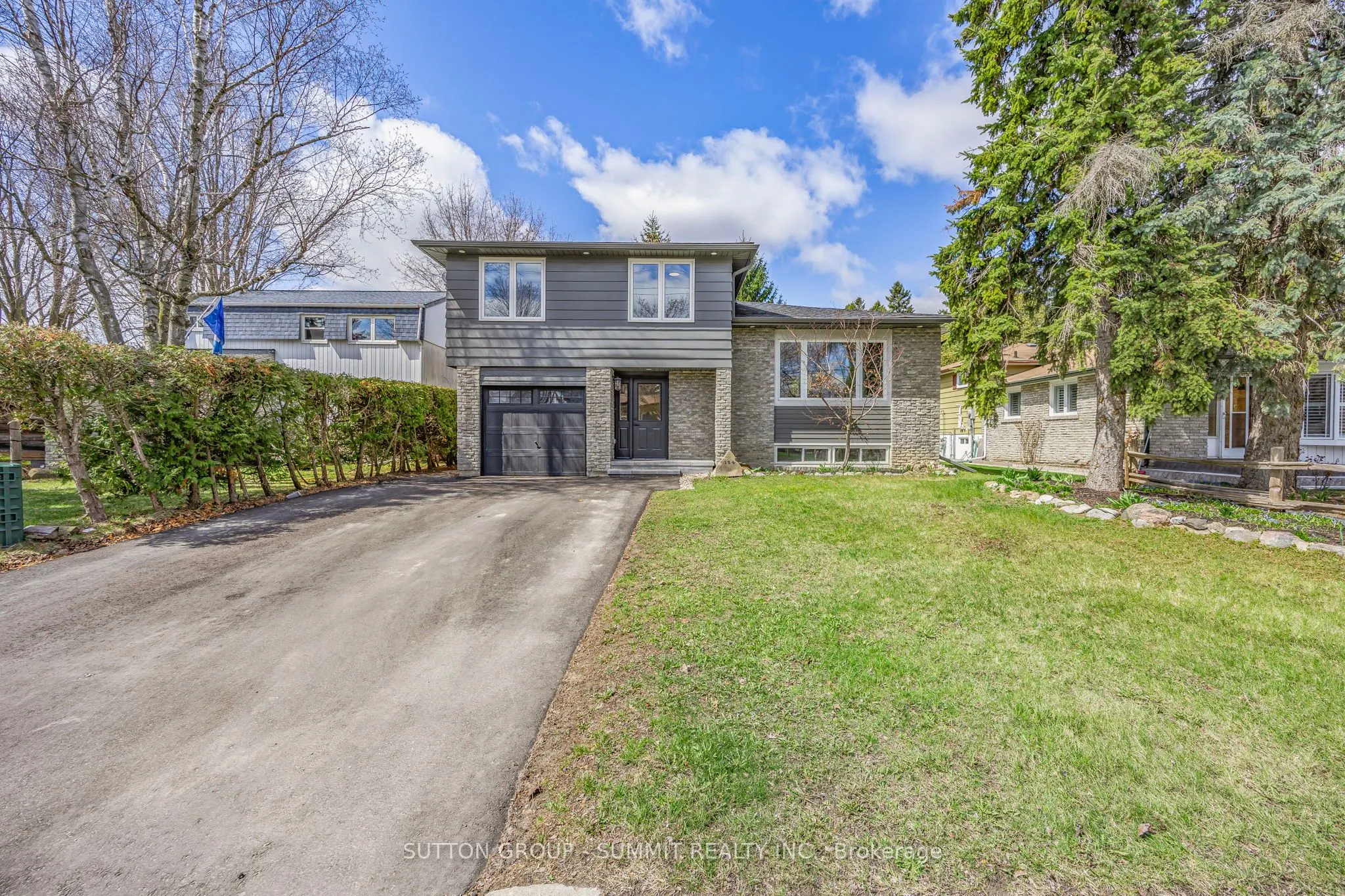124 King Street S