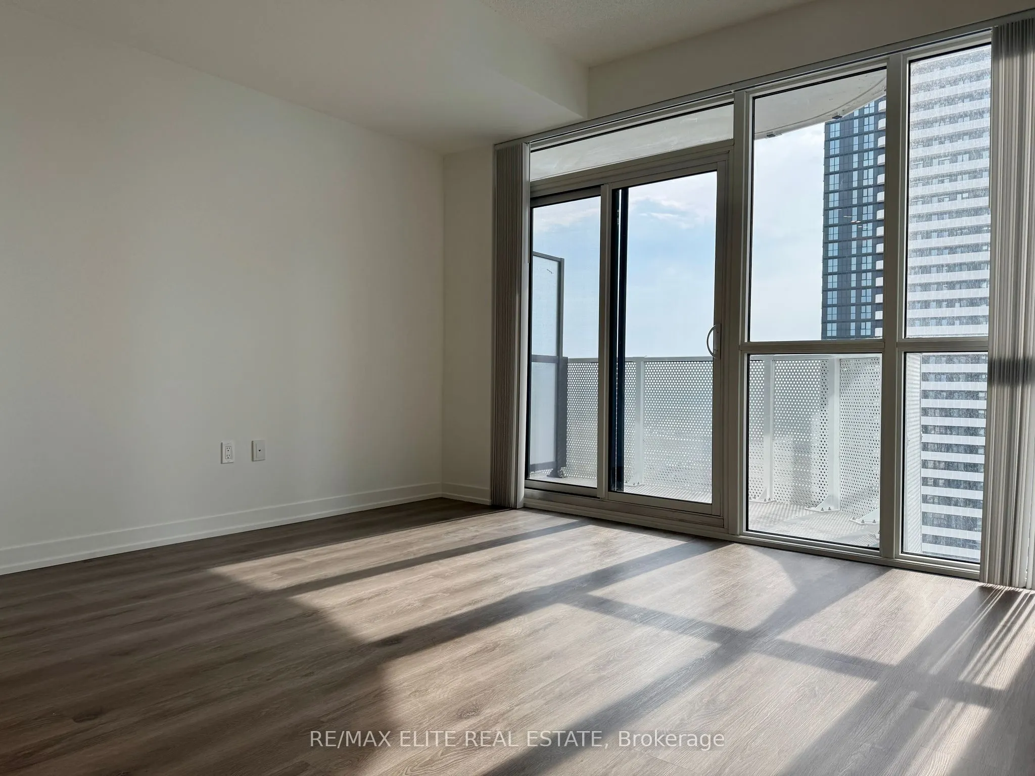 28 Interchange Way, #2903