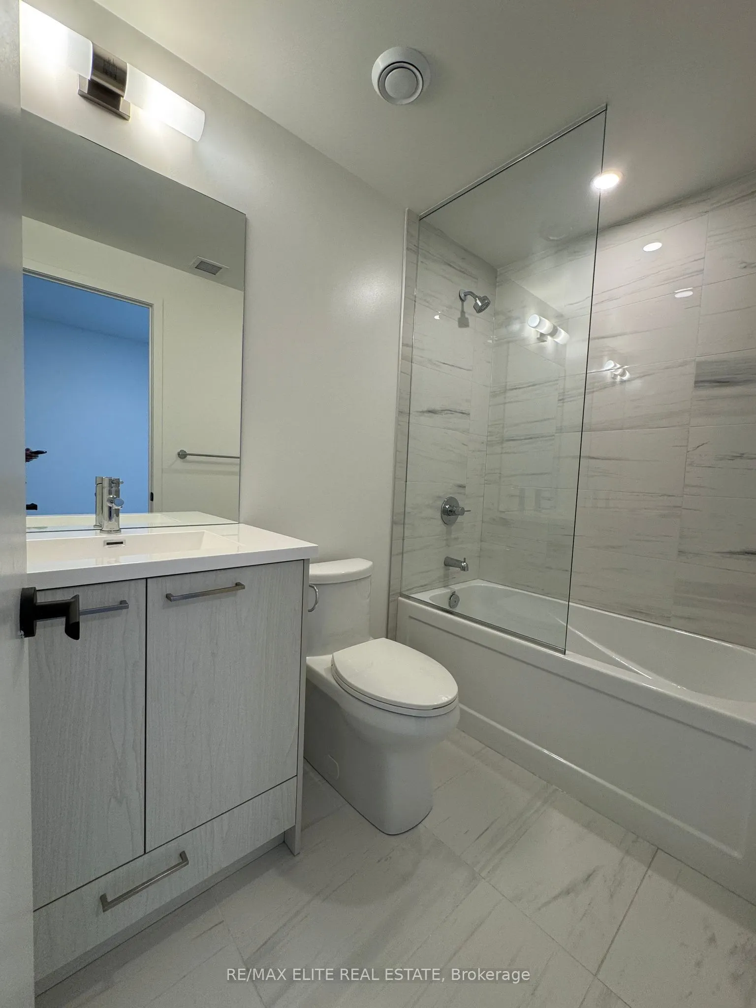 28 Interchange Way, #2903
