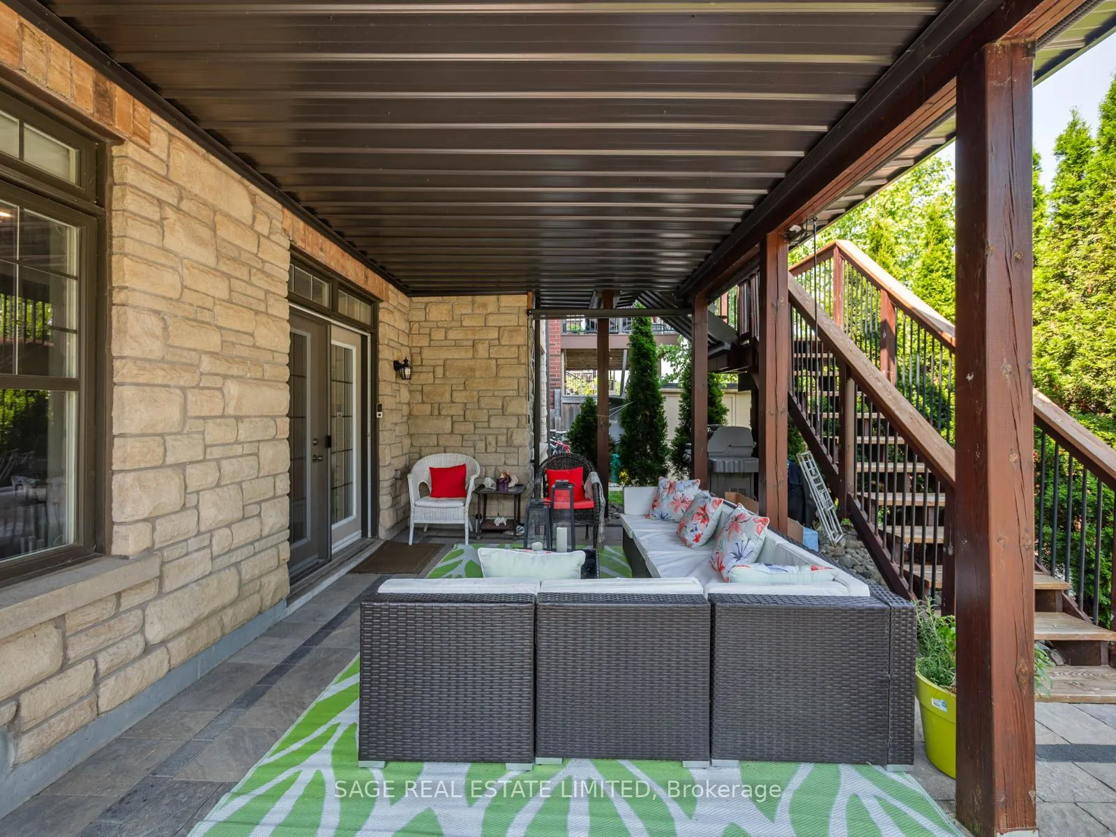 4 Alex Campbell Crescent W, #LOWER