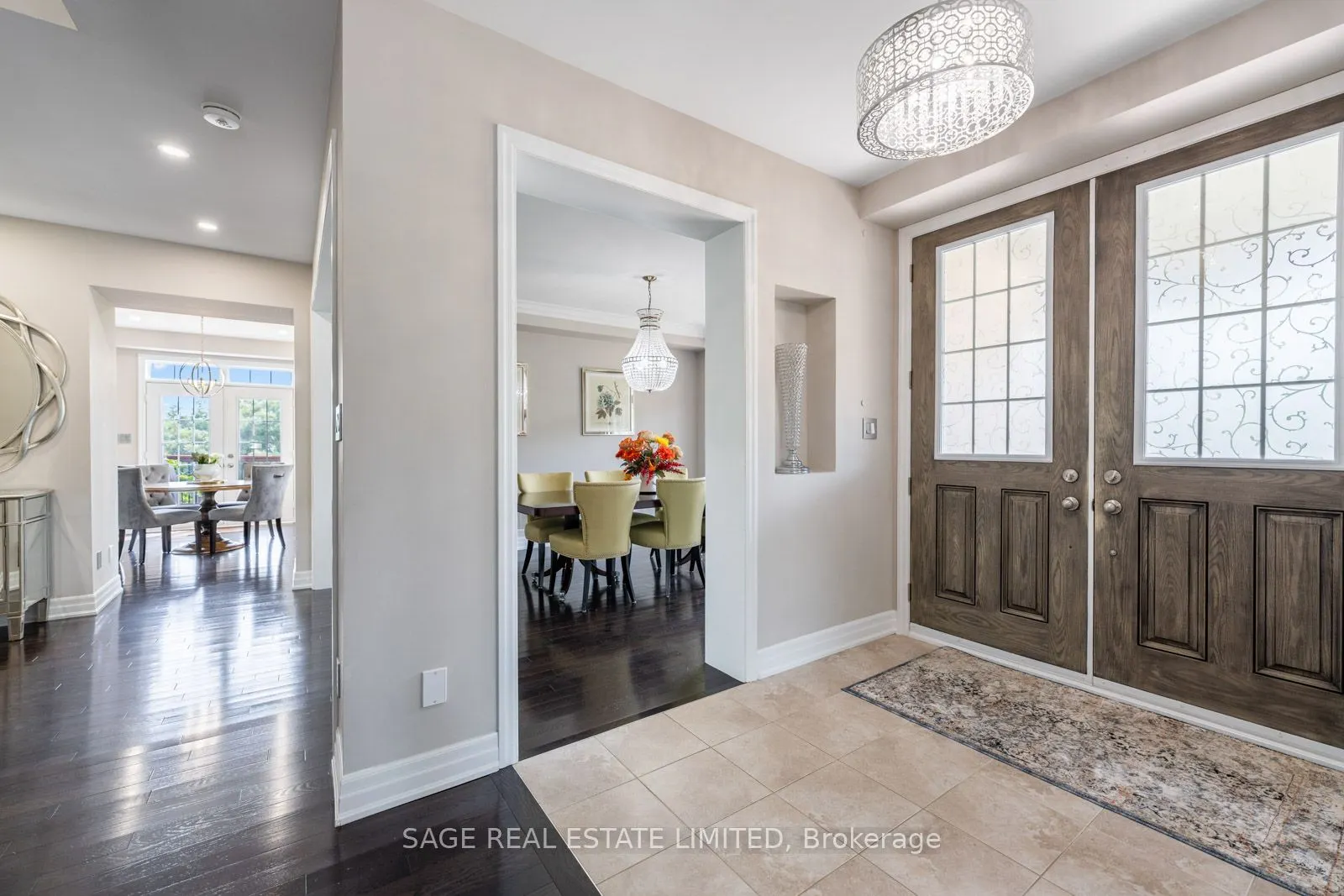 4 Alex Campbell Crescent W, #MAIN