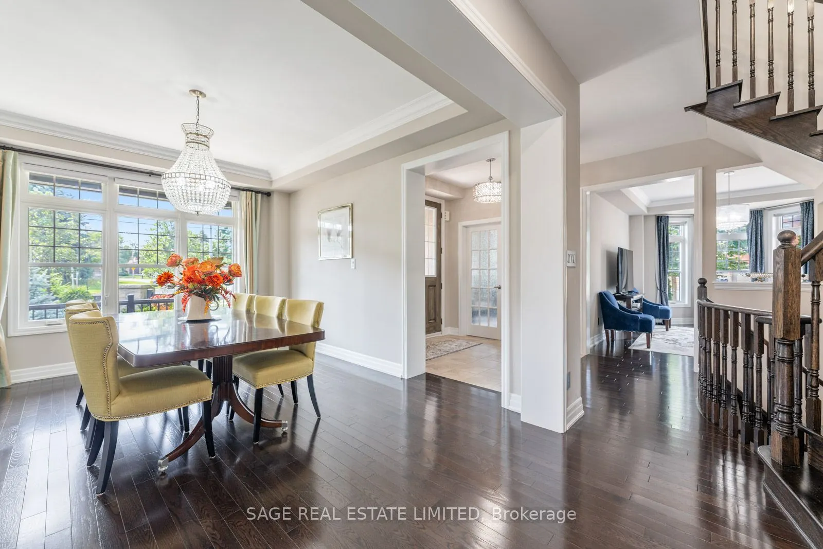 4 Alex Campbell Crescent W, #MAIN