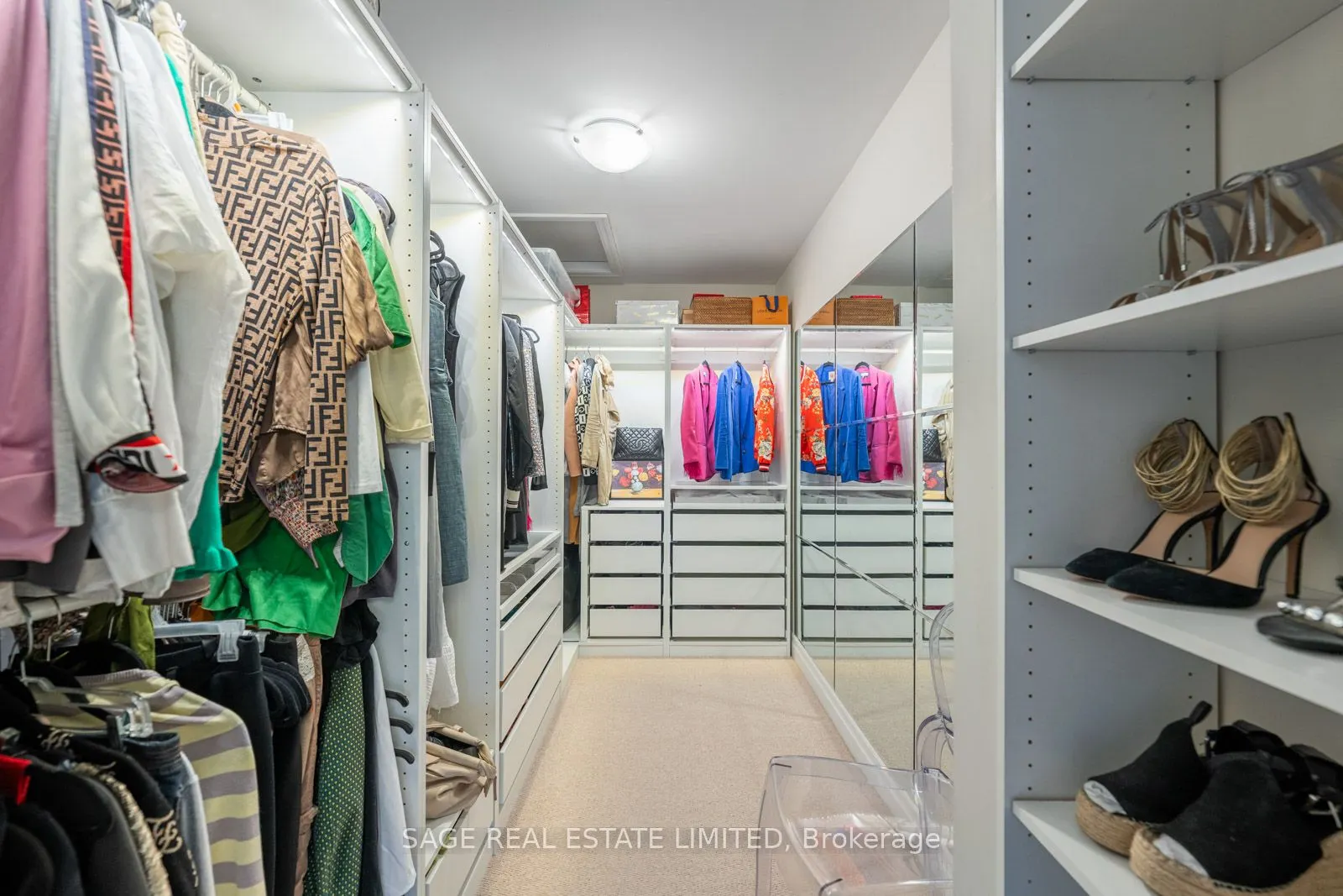 4 Alex Campbell Crescent W, #MAIN