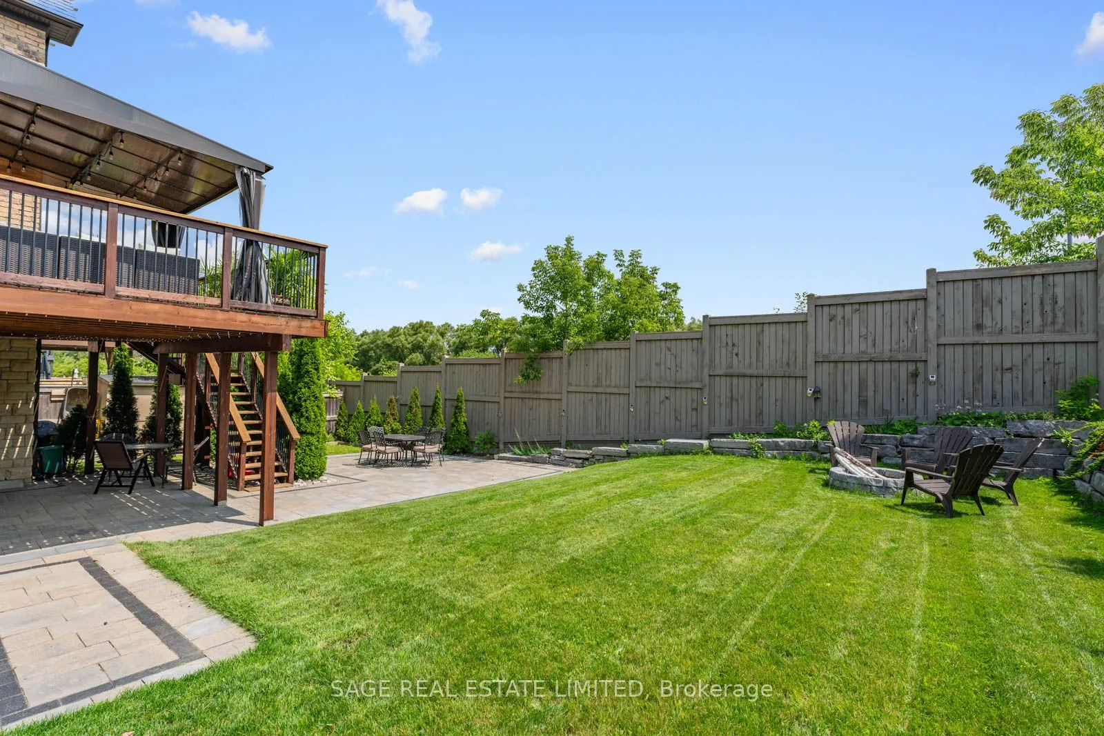 4 Alex Campbell Crescent W, #MAIN