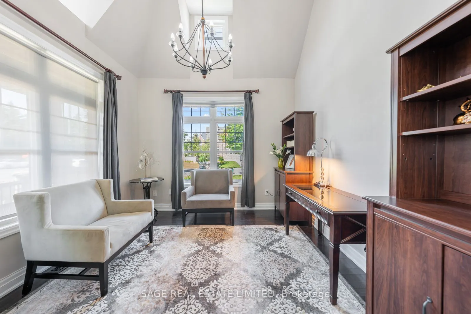 4 Alex Campbell Crescent W, #MAIN