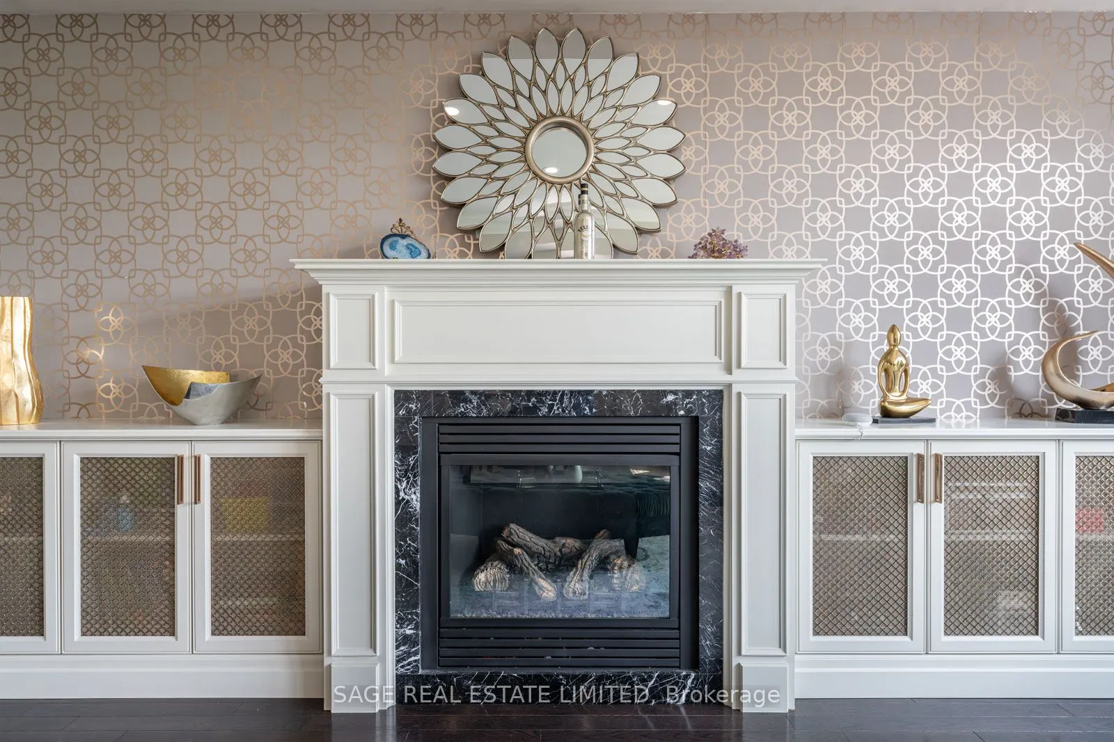 4 Alex Campbell Crescent W, #MAIN