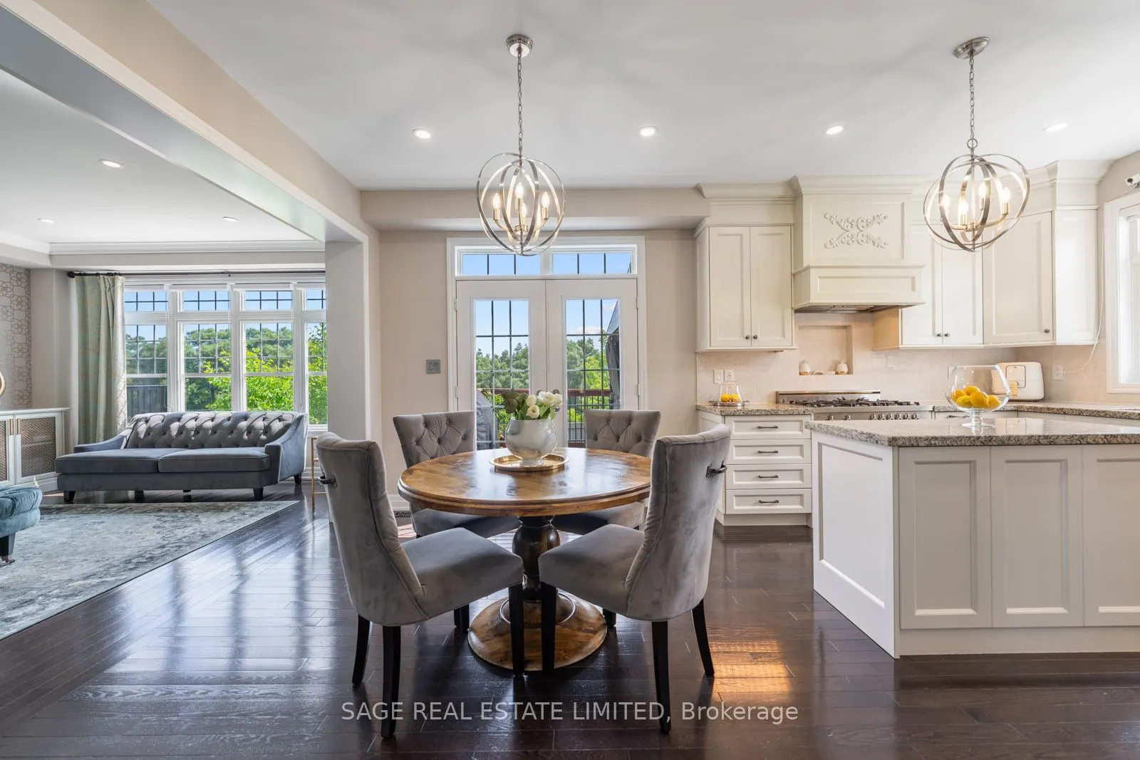 4 Alex Campbell Crescent W, #MAIN