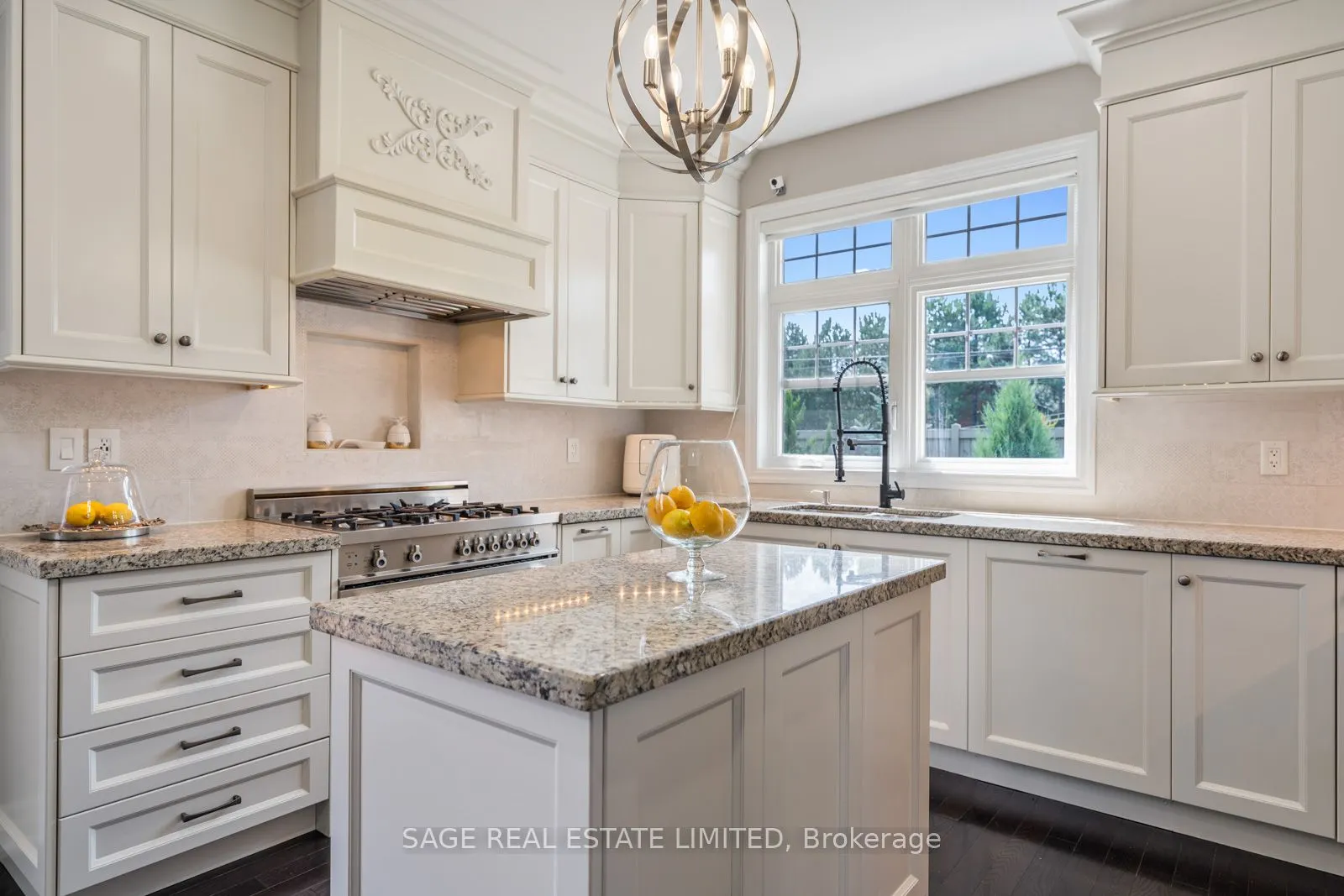 4 Alex Campbell Crescent W, #MAIN