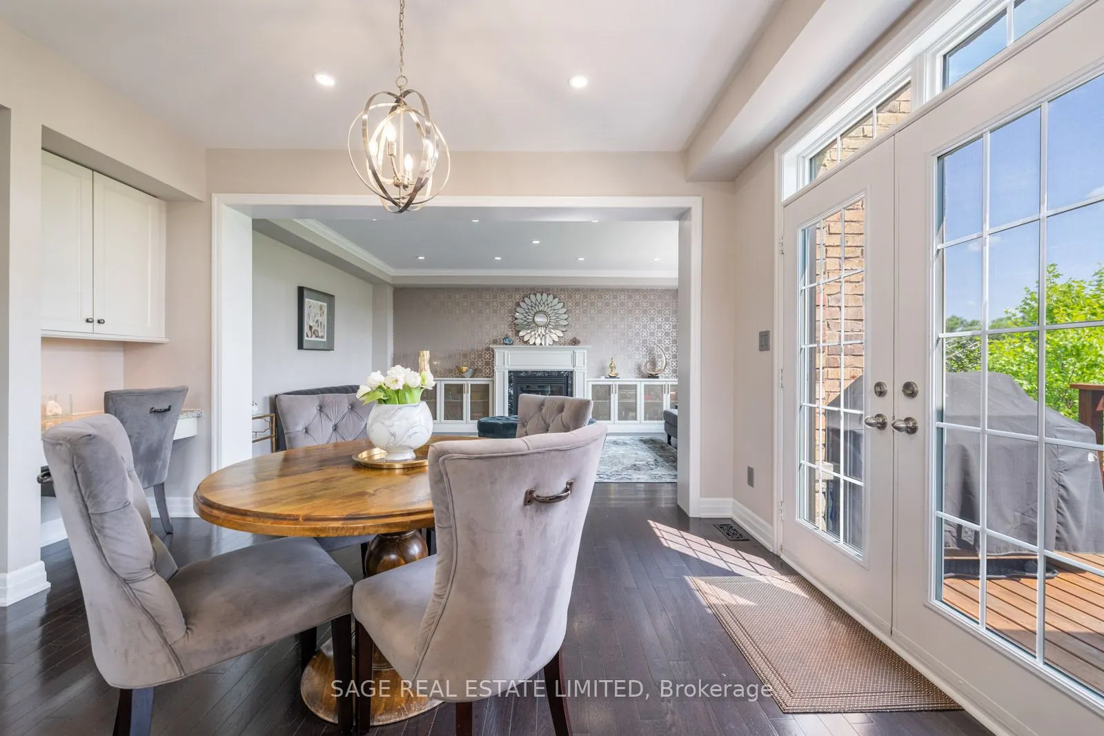 4 Alex Campbell Crescent W, #MAIN